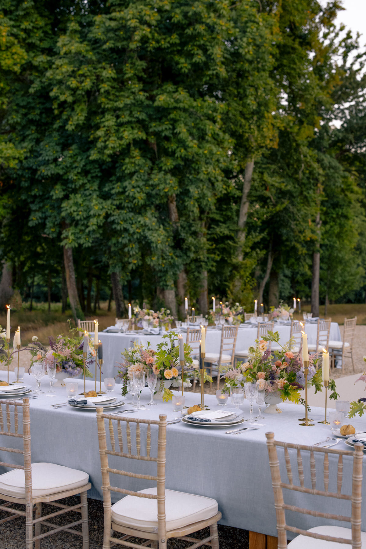 outdoor-wedding-meal-domaine-roncemay11