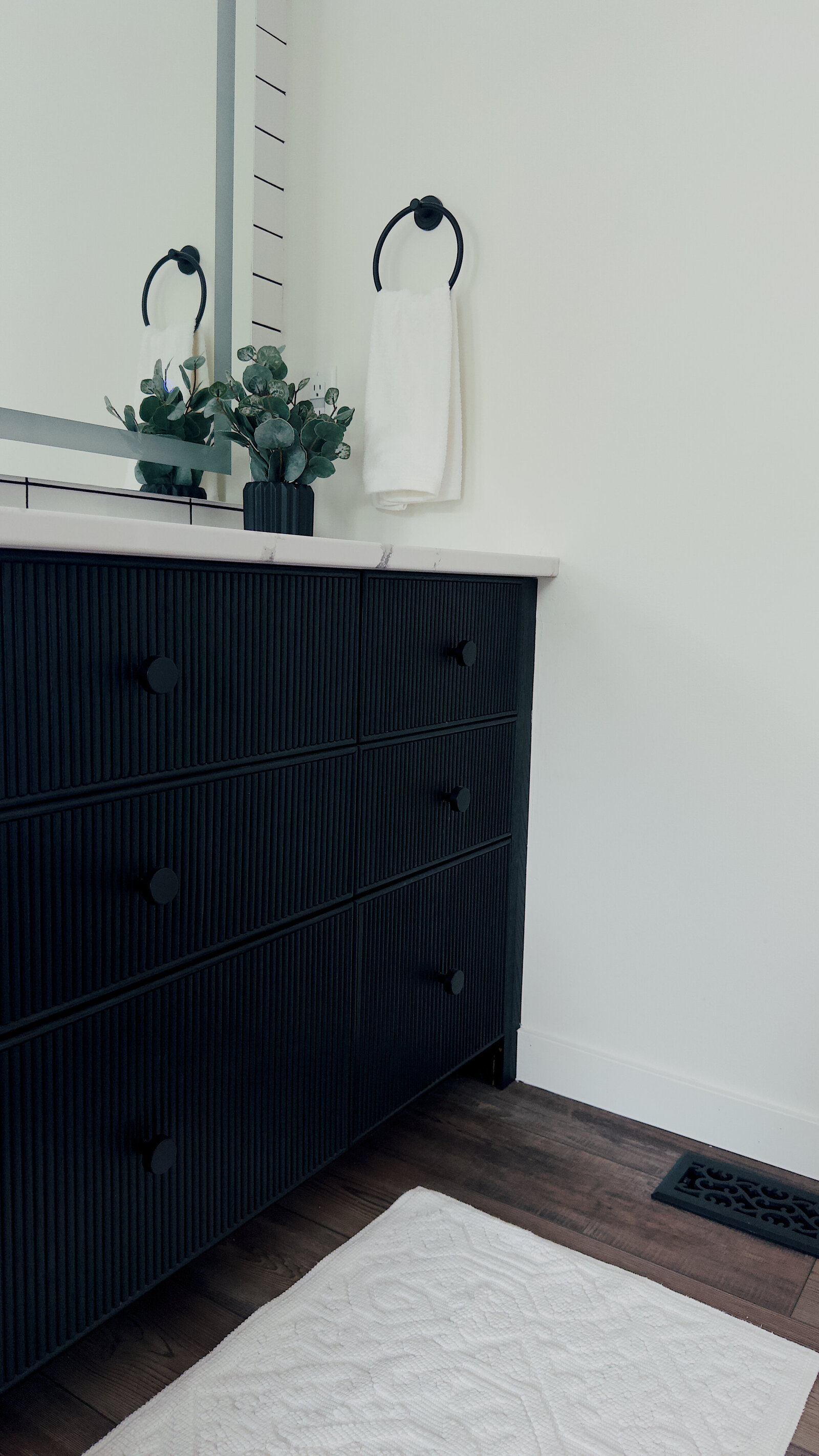 beaded-black-stain-vanities-21