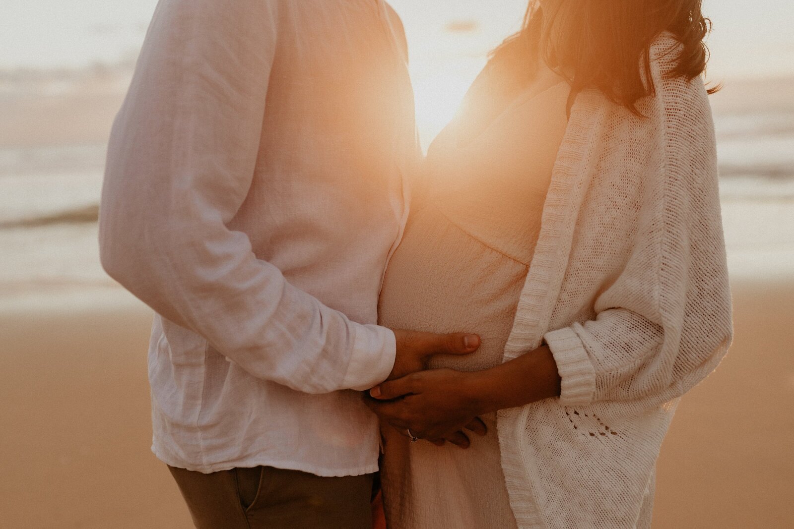 seance-photo-grossesse-maternite-future-maman-bordeaux-plage