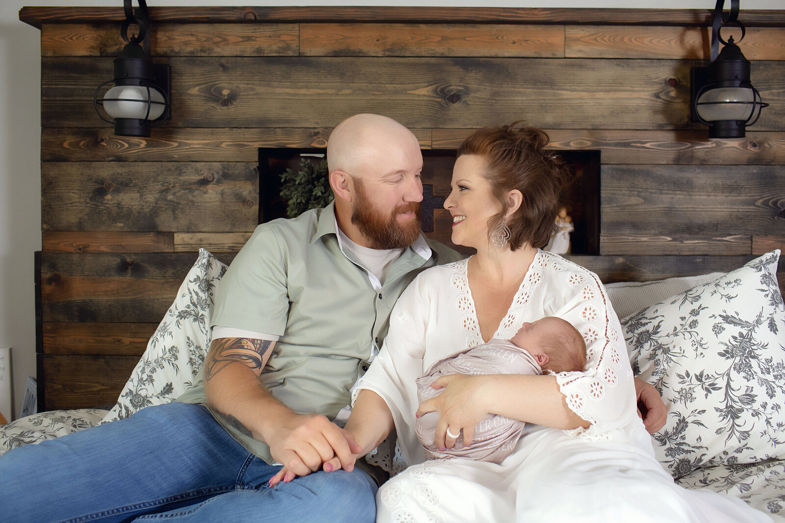 newborn-lifestyle-session-with-mom-and-dad