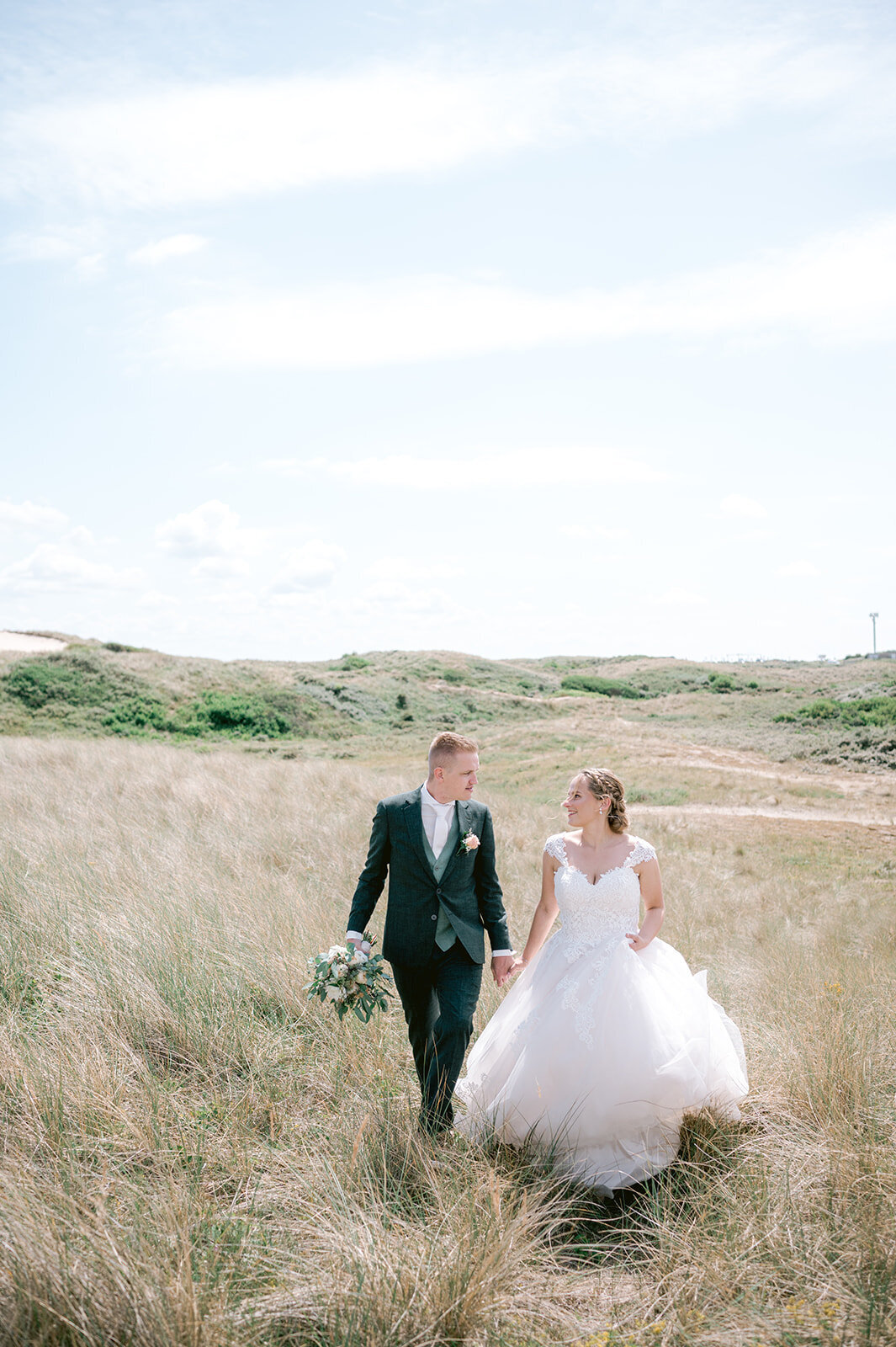 ShauniHartlandFotografie-FotograafAlkmaar-Trouwfotograaf-NoordHolland-BruiloftCastricumAanZee-Deining-LisetteEnThomas-244