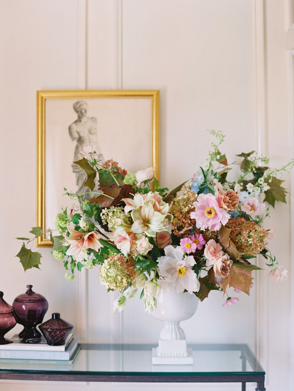 max-owens-design-at-home-floral-arrangements-08-entryway-flowers