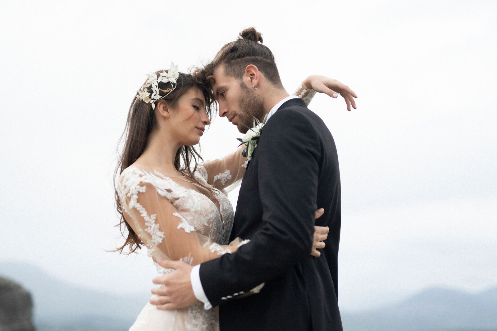 287-Meteora-Kalabaka-Greece-Inspriation-Loves-Story Elopement-Cinematic-Romance-Destination-Wedding-Editorial-Luxury-Fine-Art-Lisa-Vigliotta-Photography