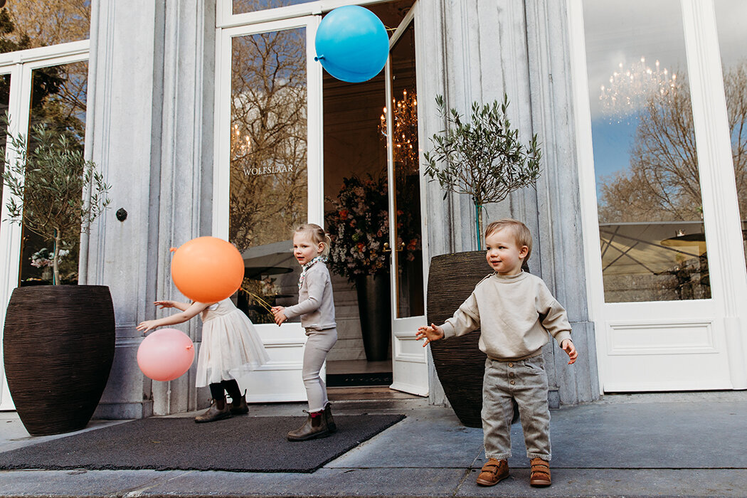 kinderenbijwolfslaar, gezinsfotoswolfslaar, landgoedwolfslaar, ulvenhout, bavel, familiefotoswolfslaar, familiefotograafbrabant, fearlessfamily, zundert, rucphen,