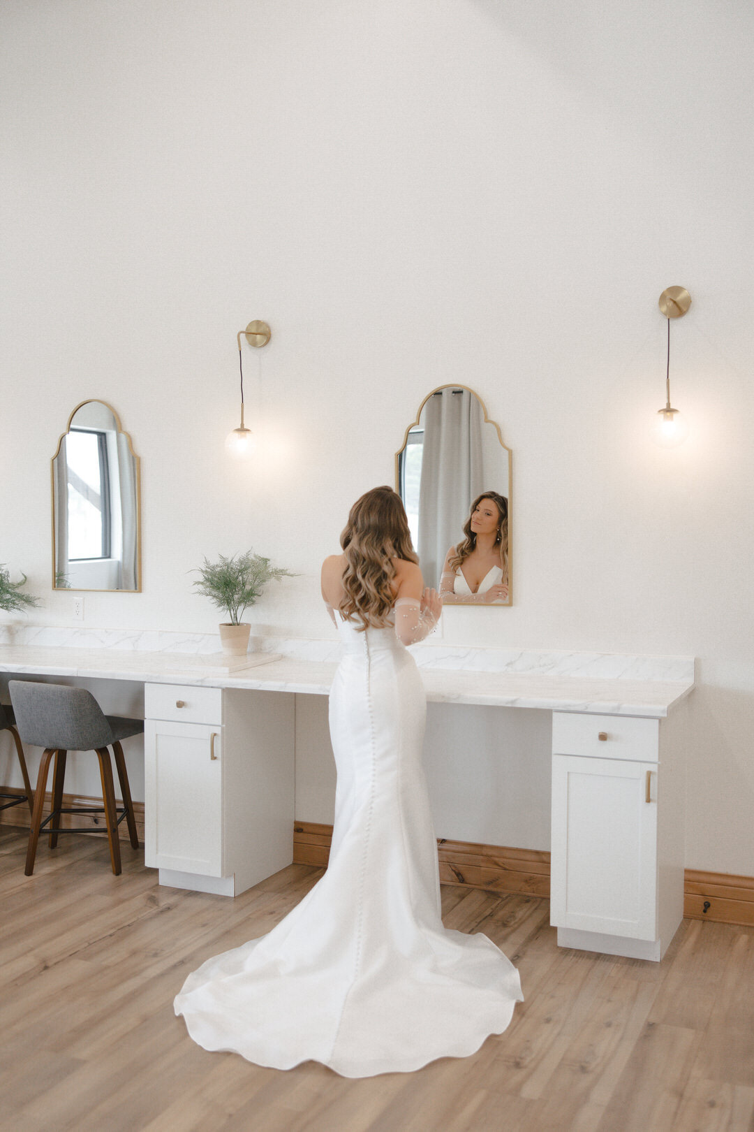 reuben-wedding-teasers-prairie-hill-vineyard-kayxbee-139