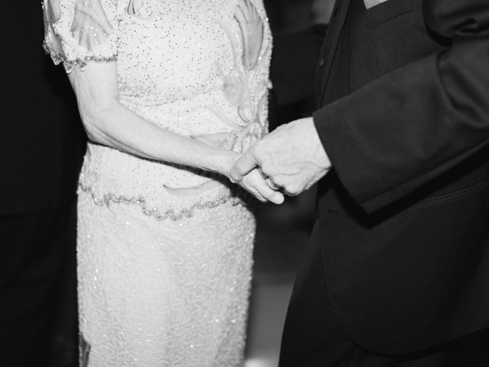 742-torianna-brooke-portraiture-best-savannah-wedding-photographer-mackey-house-nicole-and-kyle