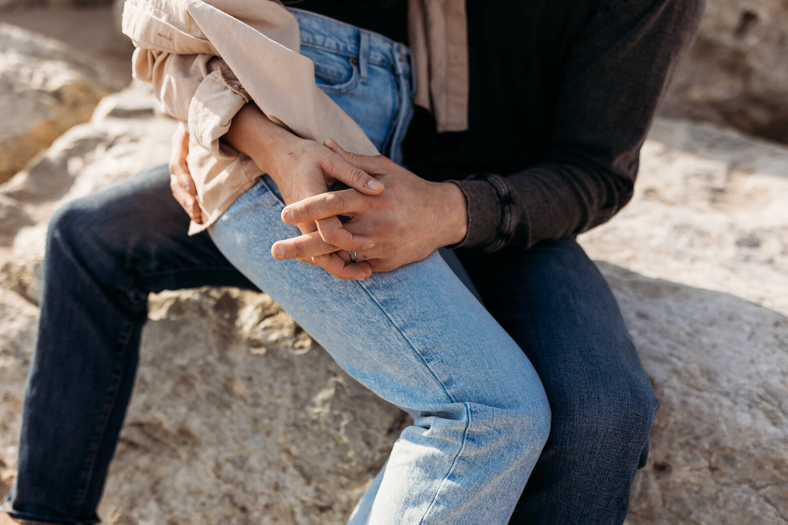 GRAND_HAVEN_AND_LAKE_MICHIGAN_ENGAGEMENT_PHOTOGRAPHER|Courtney_Lushaj_Photography_3