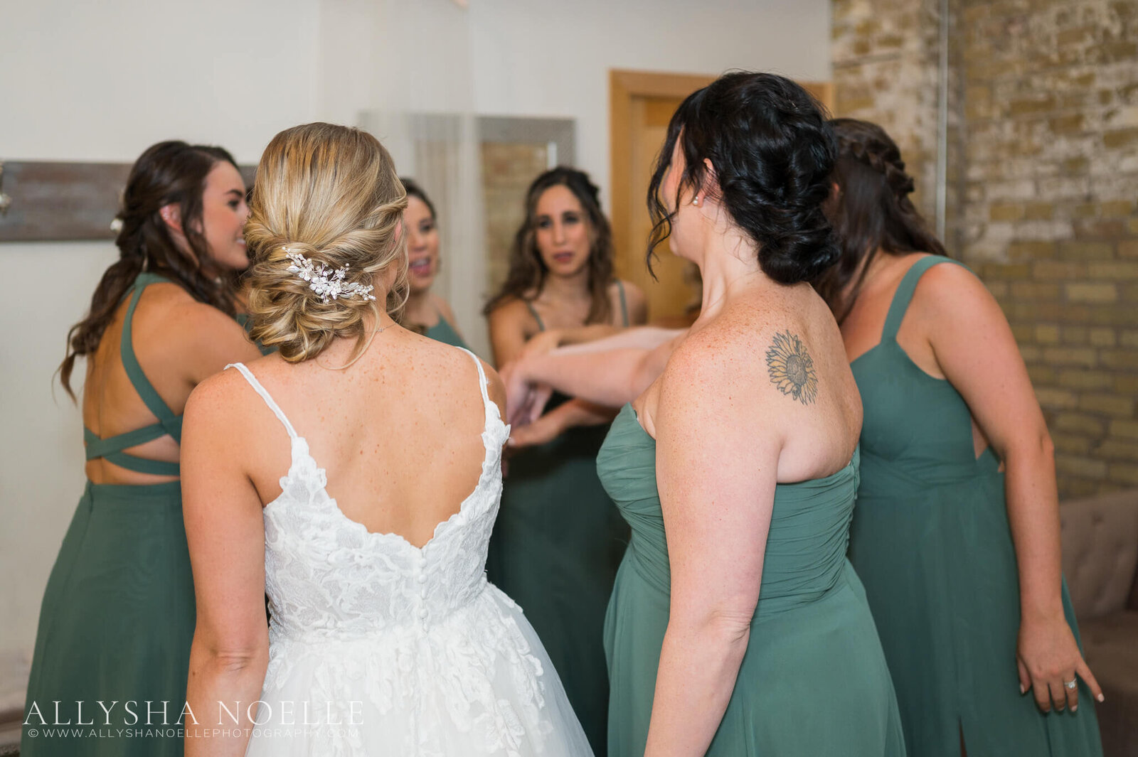 Wedding-at-The-Factory-on-Barclay-in-Milwaukee-0114