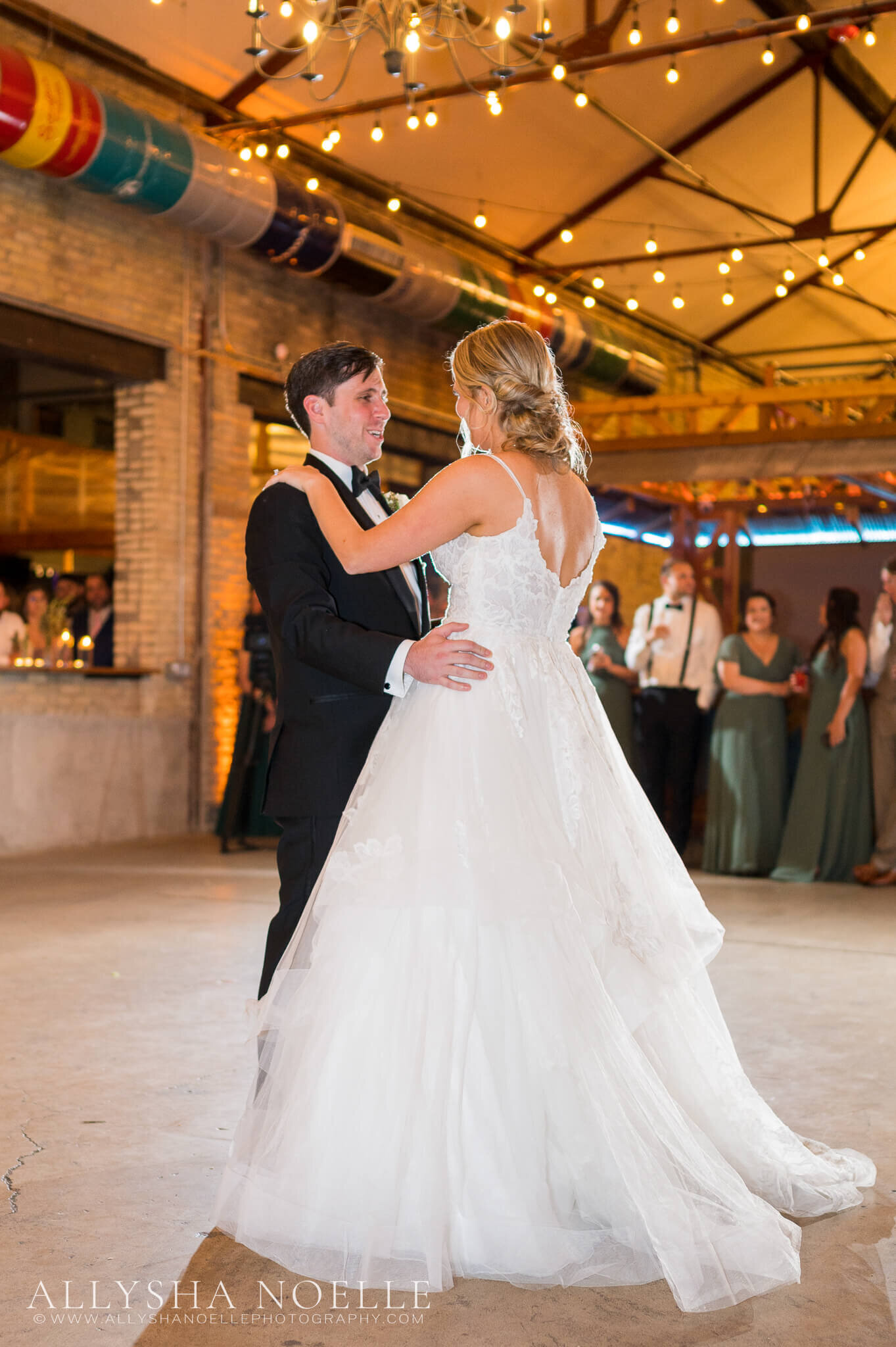 Wedding-at-The-Factory-on-Barclay-in-Milwaukee-1014