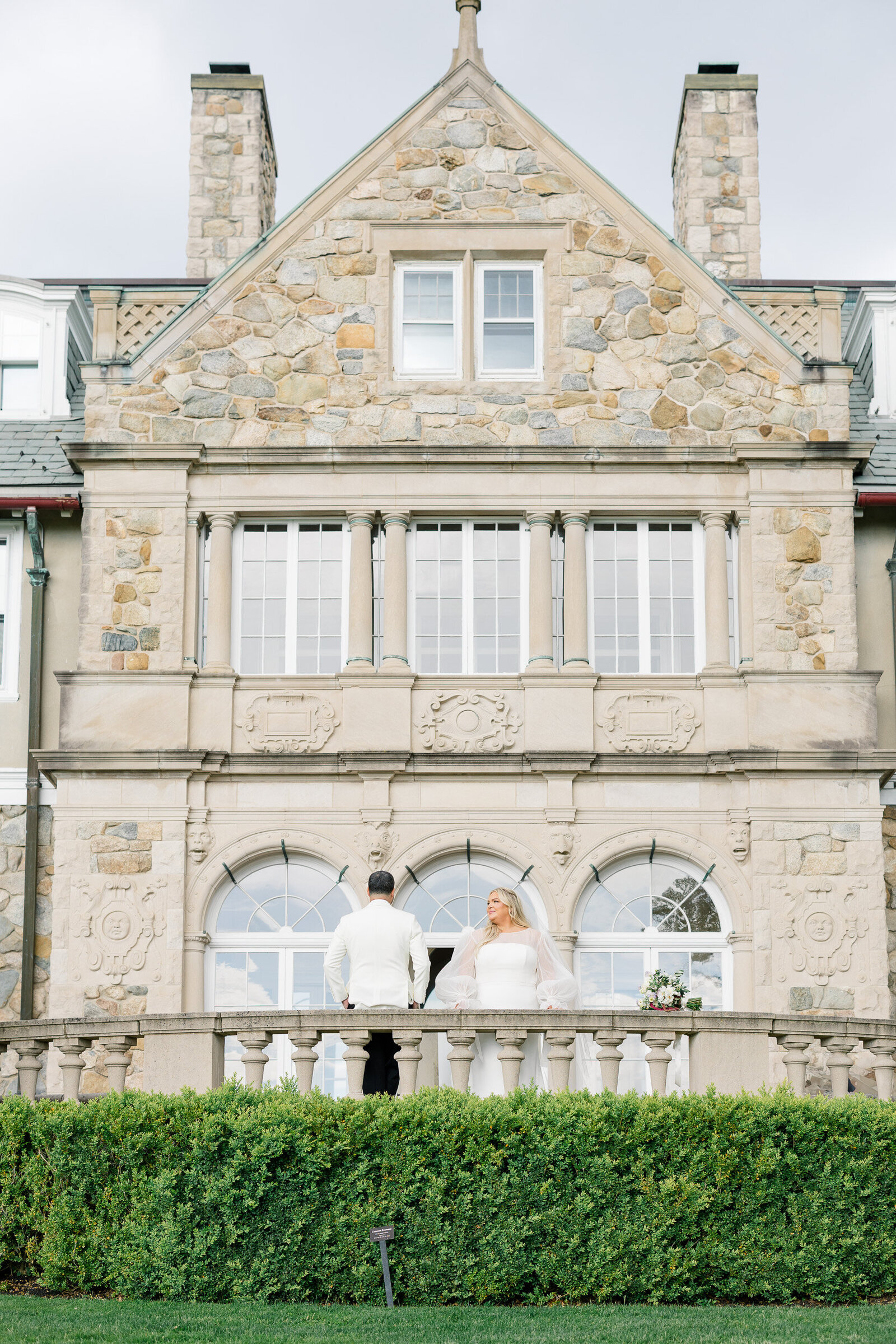 Blithewold-Manor-wedding-thecorteses-1