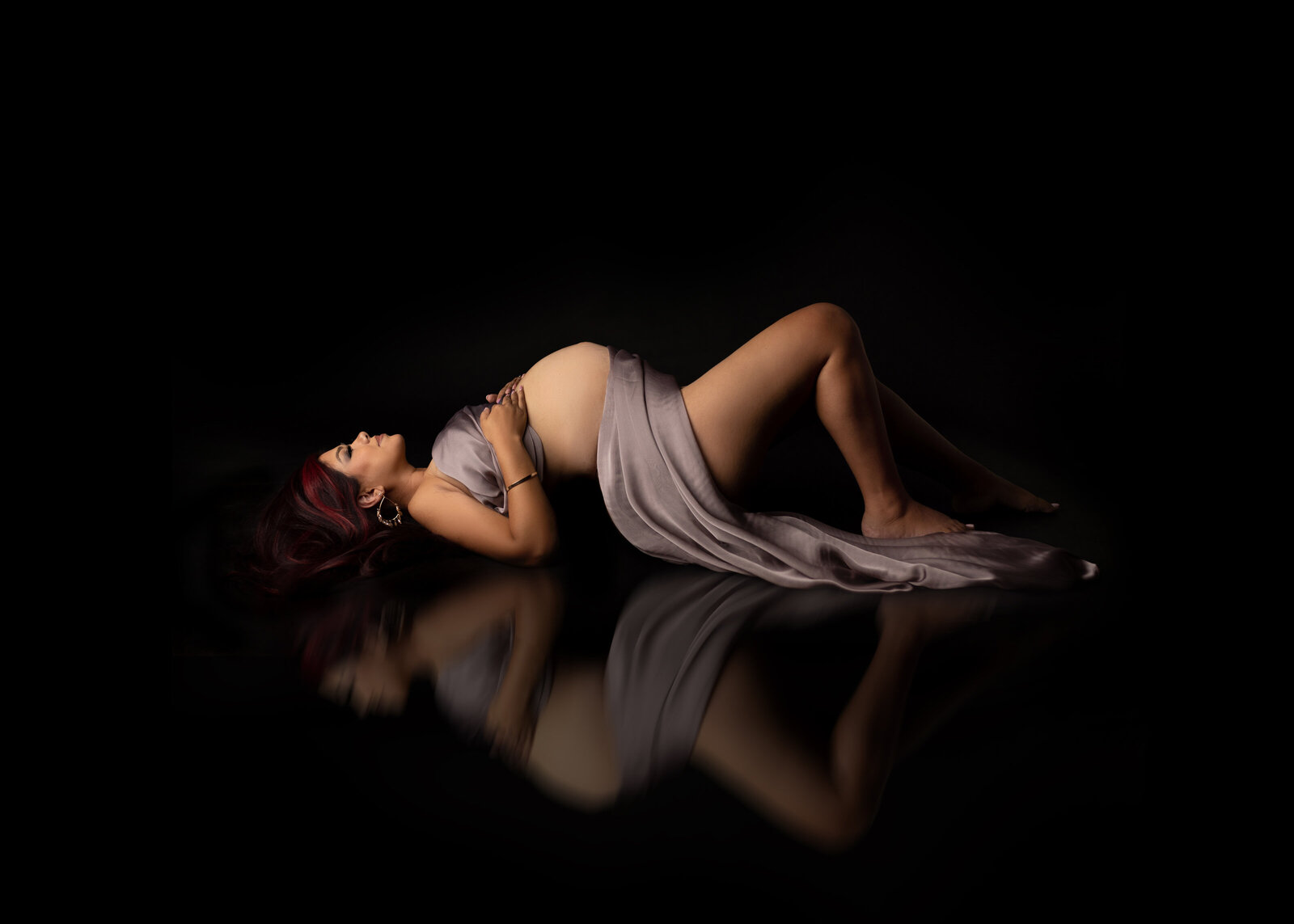 Reflection-Maternity-Picture