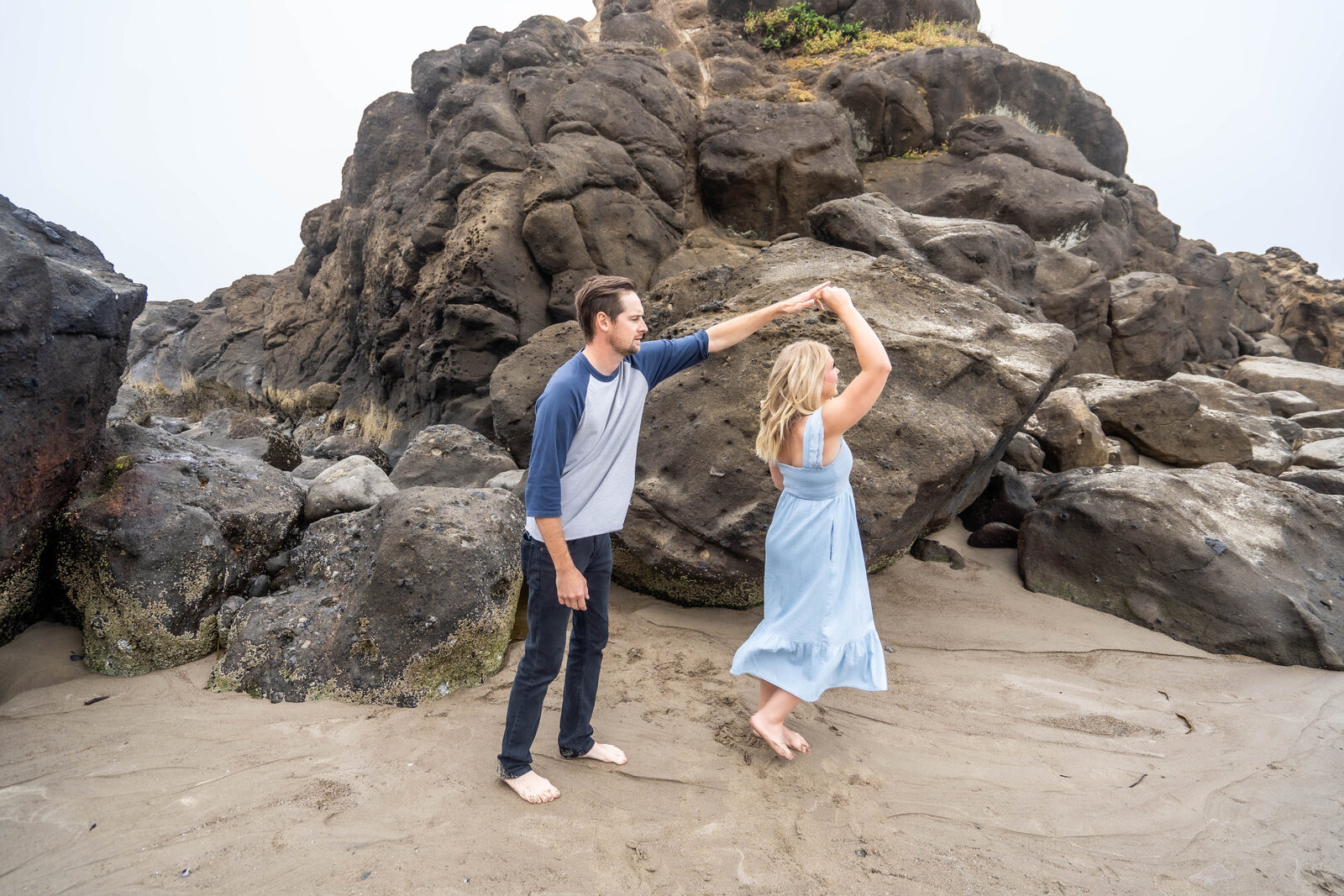 Couples Photographer in Lincoln City Oregon 
