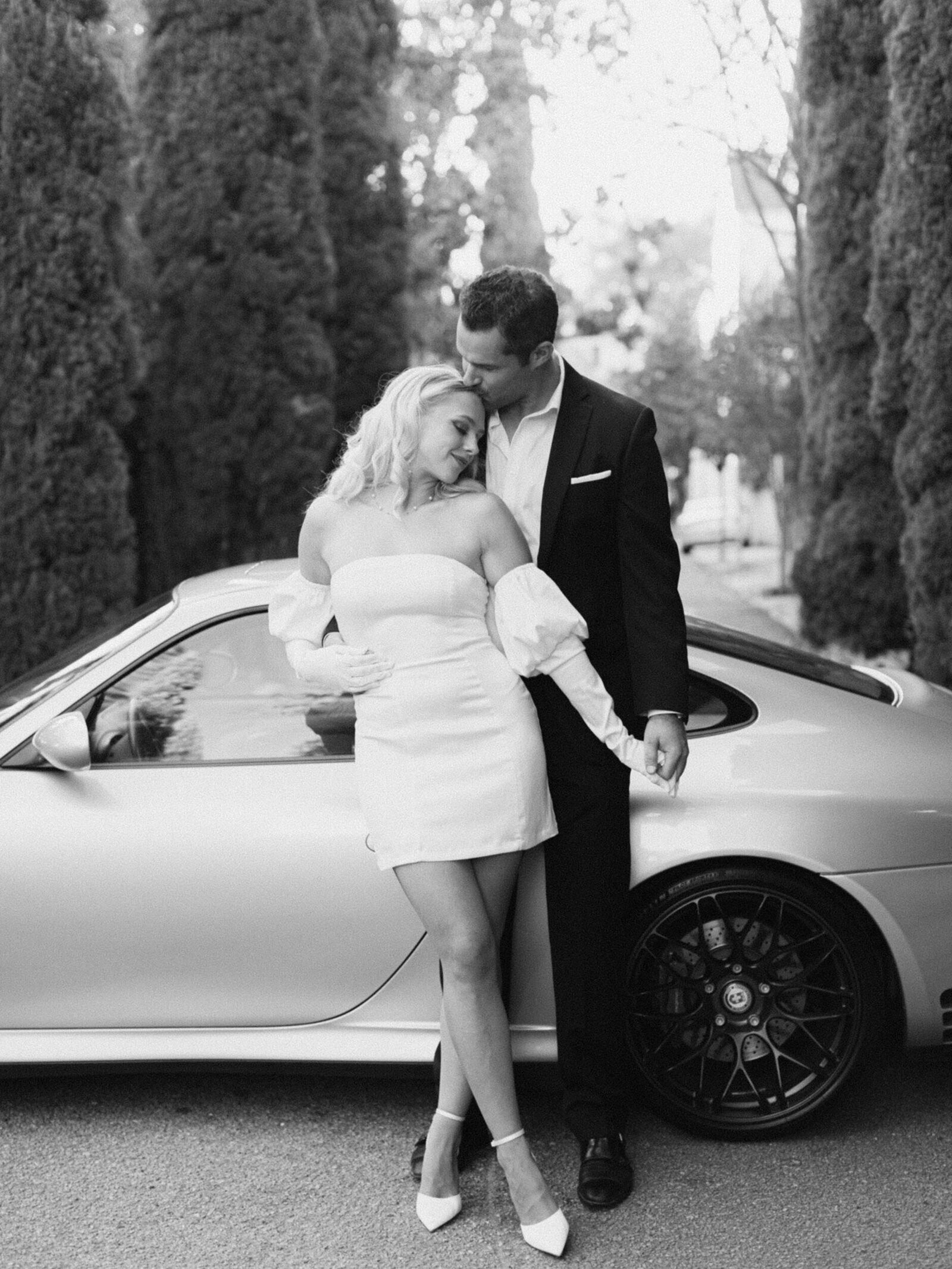 269-torianna-brooke-portraiture-chic-charleston-engagement-session-french-quarter-lauren-paul
