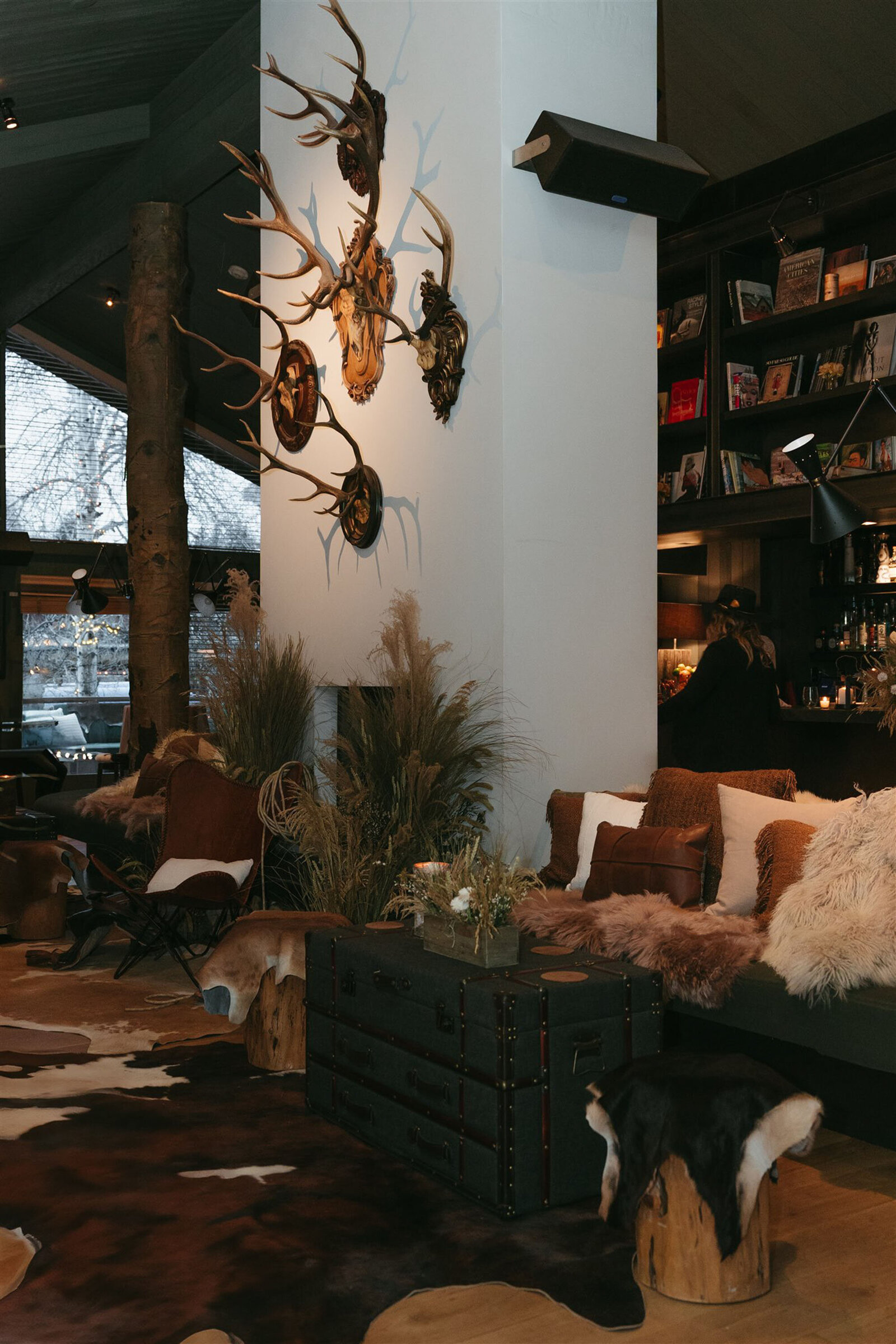 Aspen luxury wedding with breathtaking mountain backdrop, fine dining, and high-end wedding details