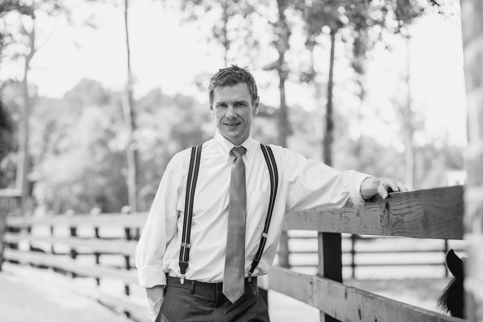 groom-horse-ranch-spring-lookbook-pepper-plantation-black-white-blush-makeup-kate-timbers-photography110