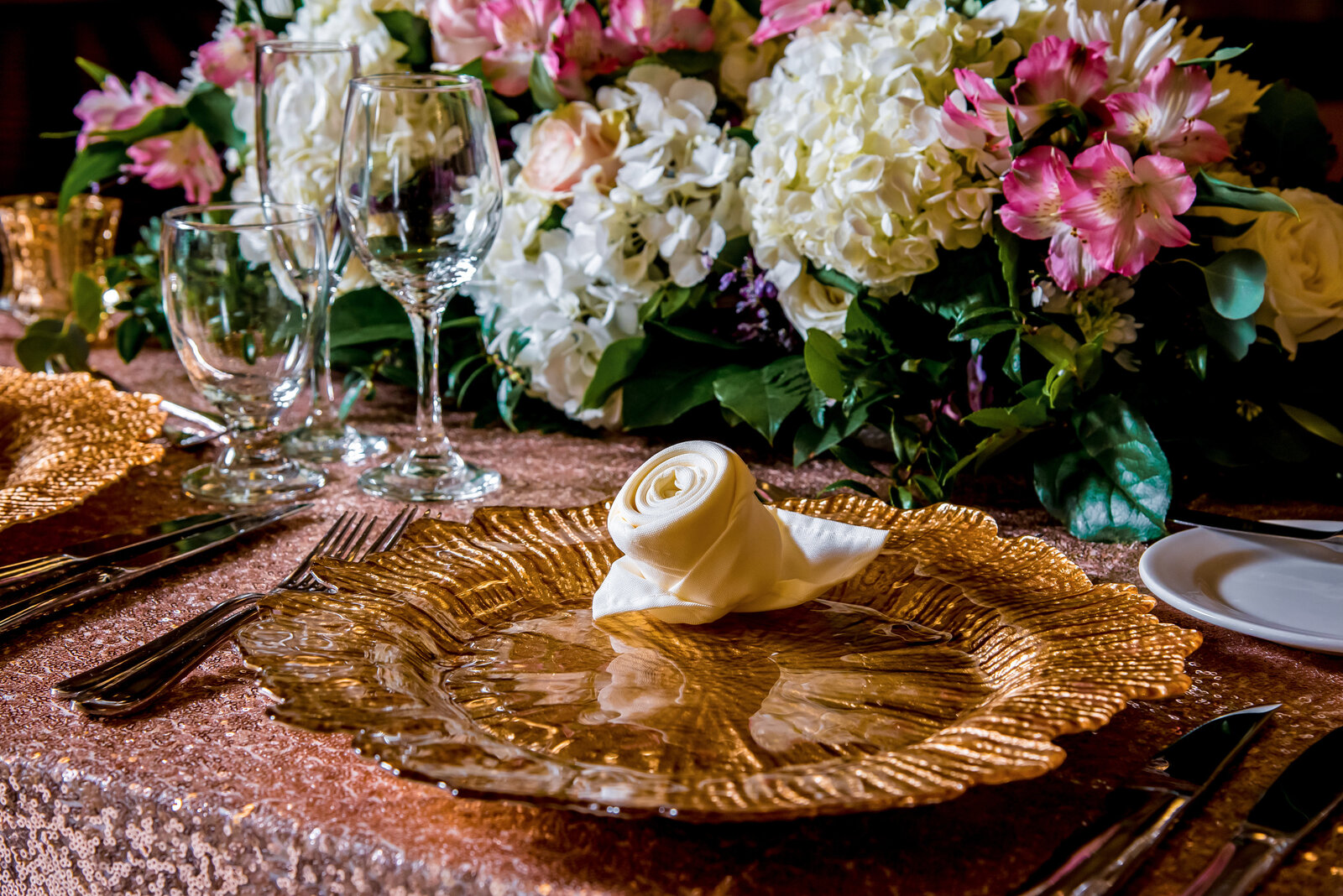 wedding charger plate rentals allentown PA 18103 mosaicandcompany.com hotel bethlehem gold charger plate3