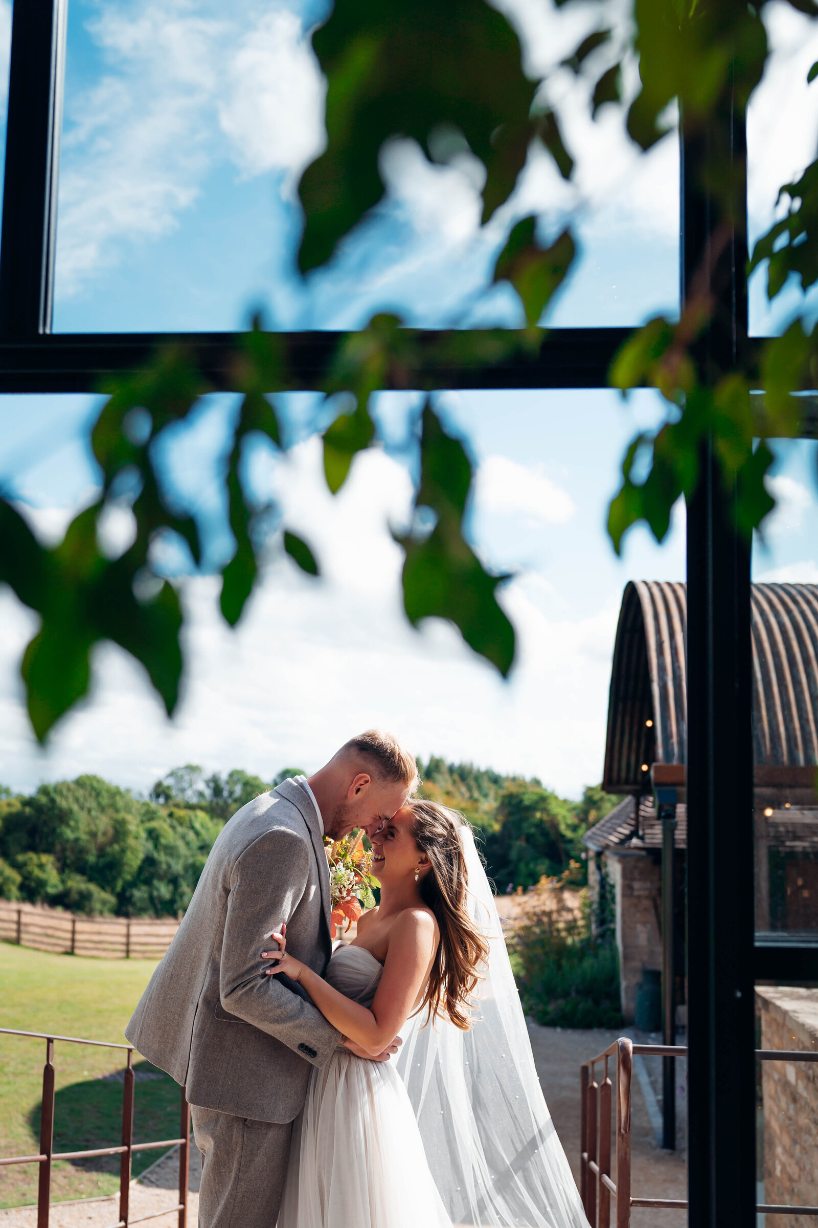 cotswold-summer-wedding-at-old-gore
