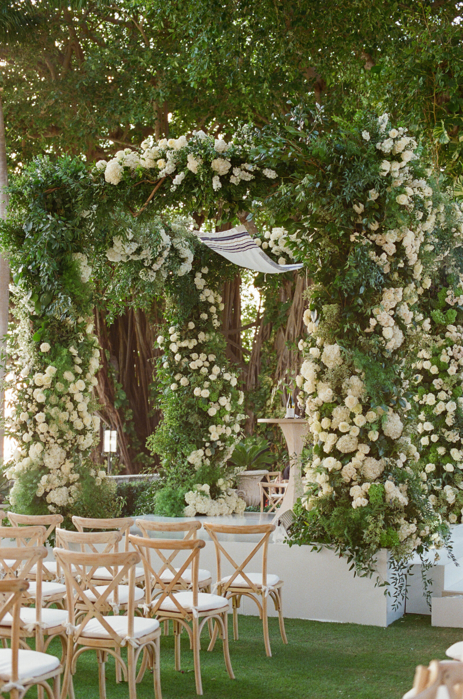 Destination wedding, Ceremony florals, California wedding, Lindsey Whatley Photo, East coast documentary-style wedding photographer for the untraditional