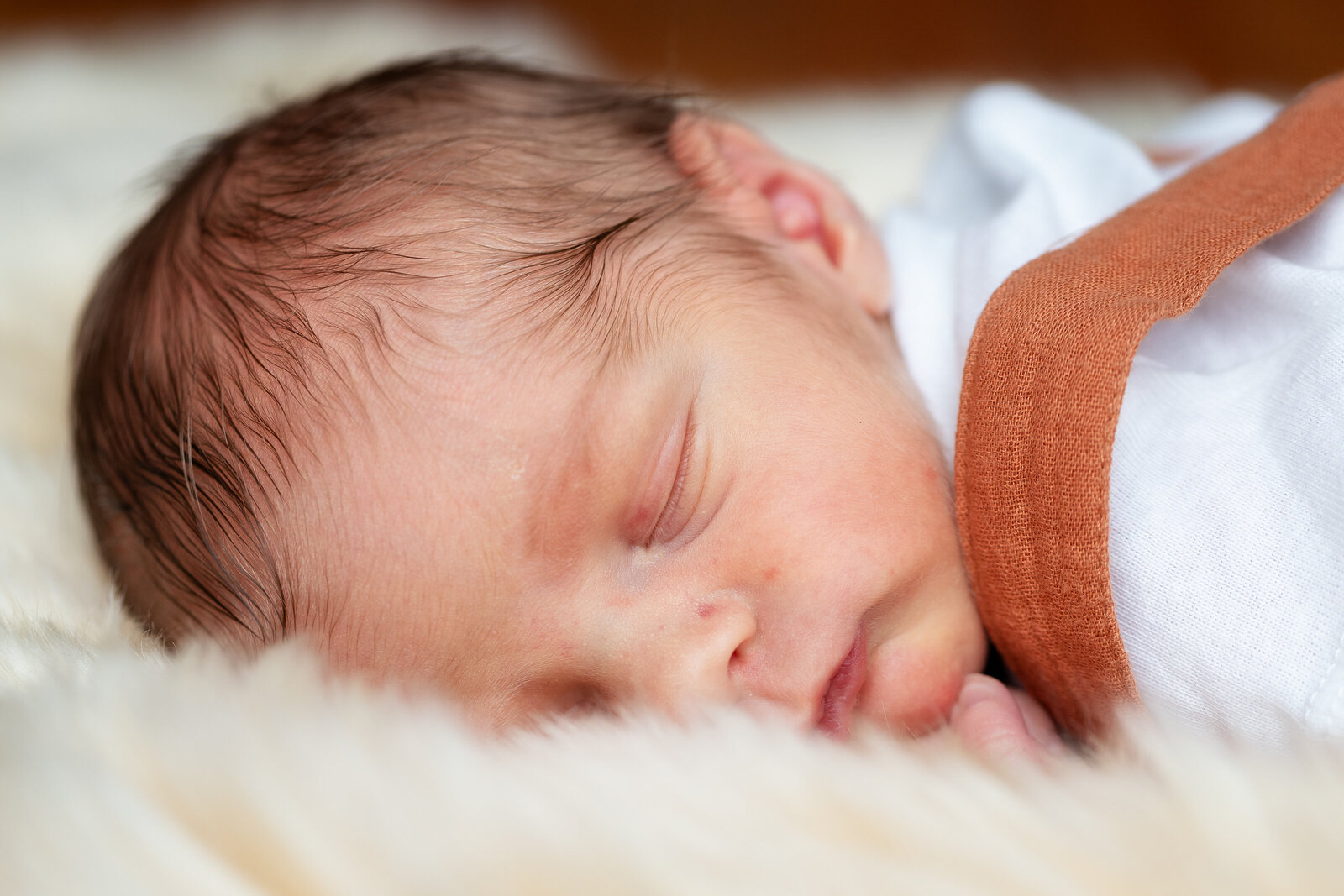 sleeping-newborn-lifestyle-nj-newborn-photographer
