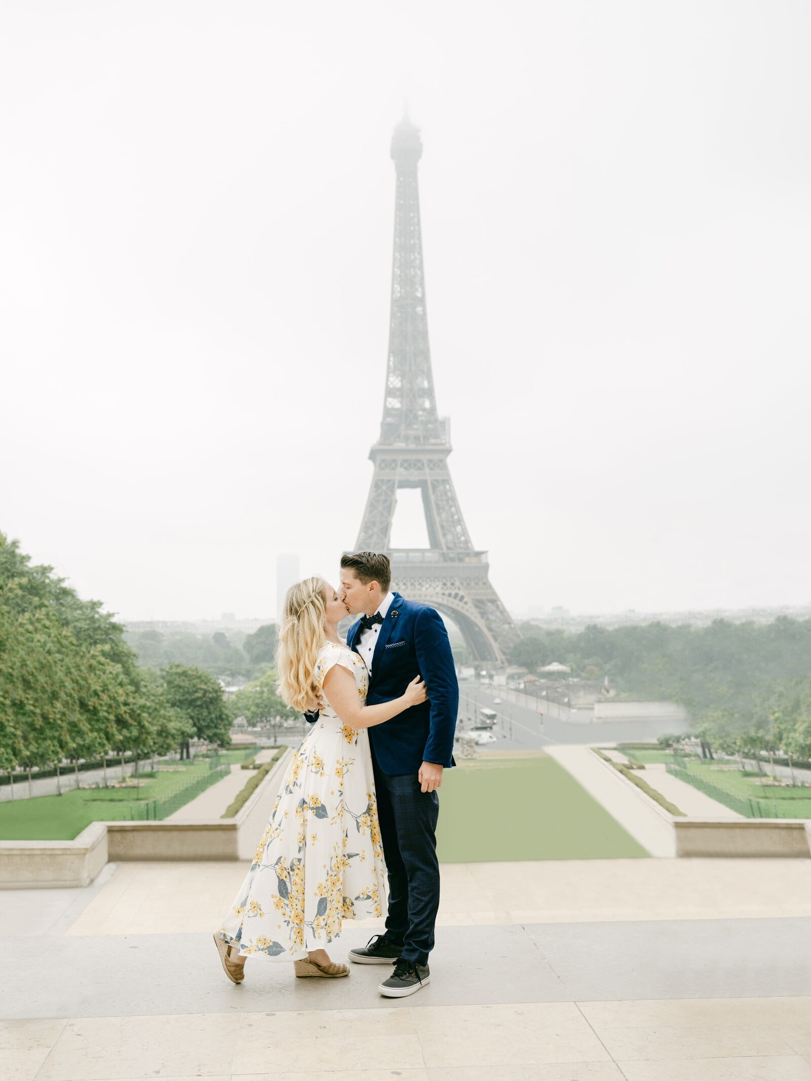 Paris-pre-wedding-photography