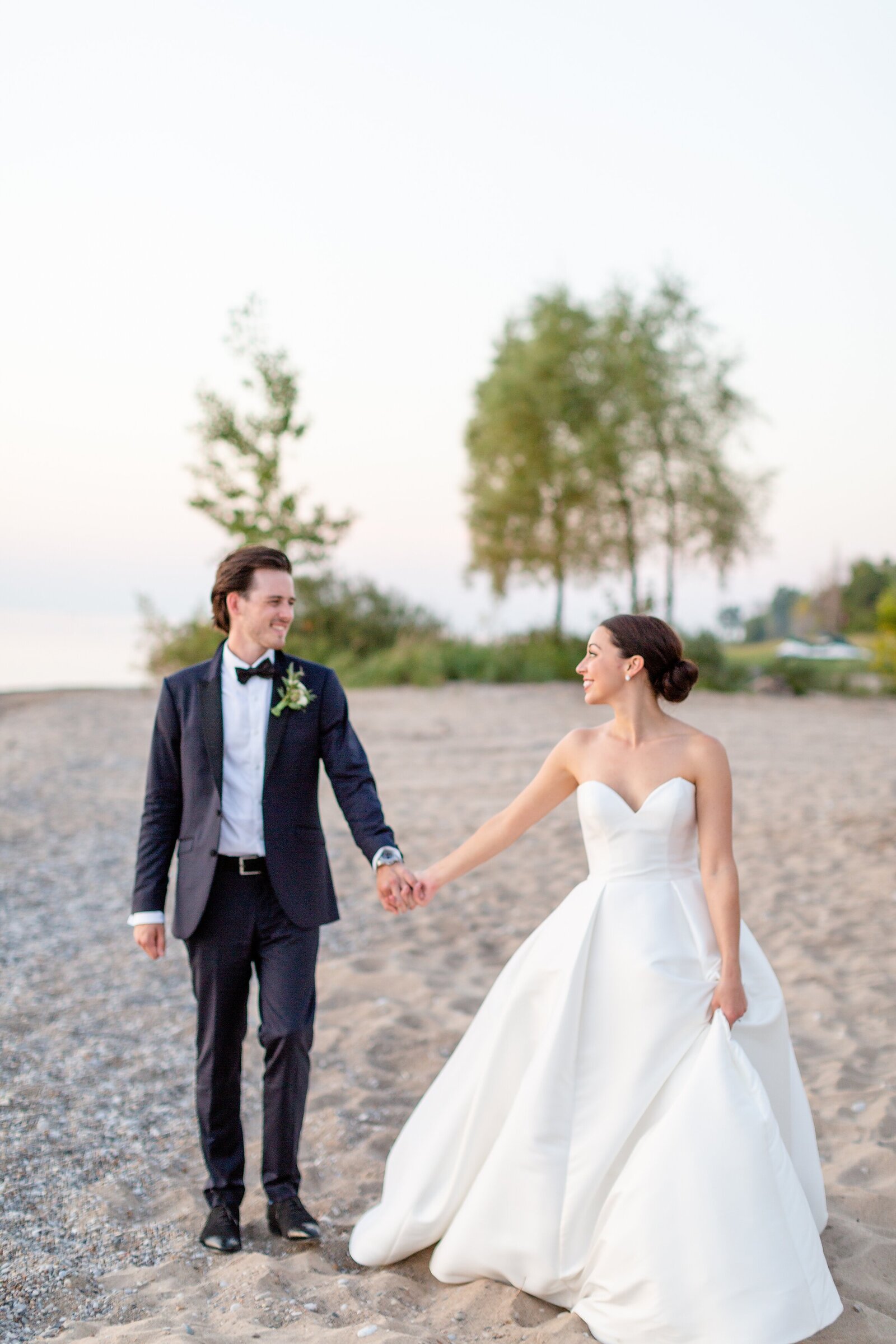 Private Family Cottage Estate Wedding Goderich Ontario | Dylan and Sandra Photography 043