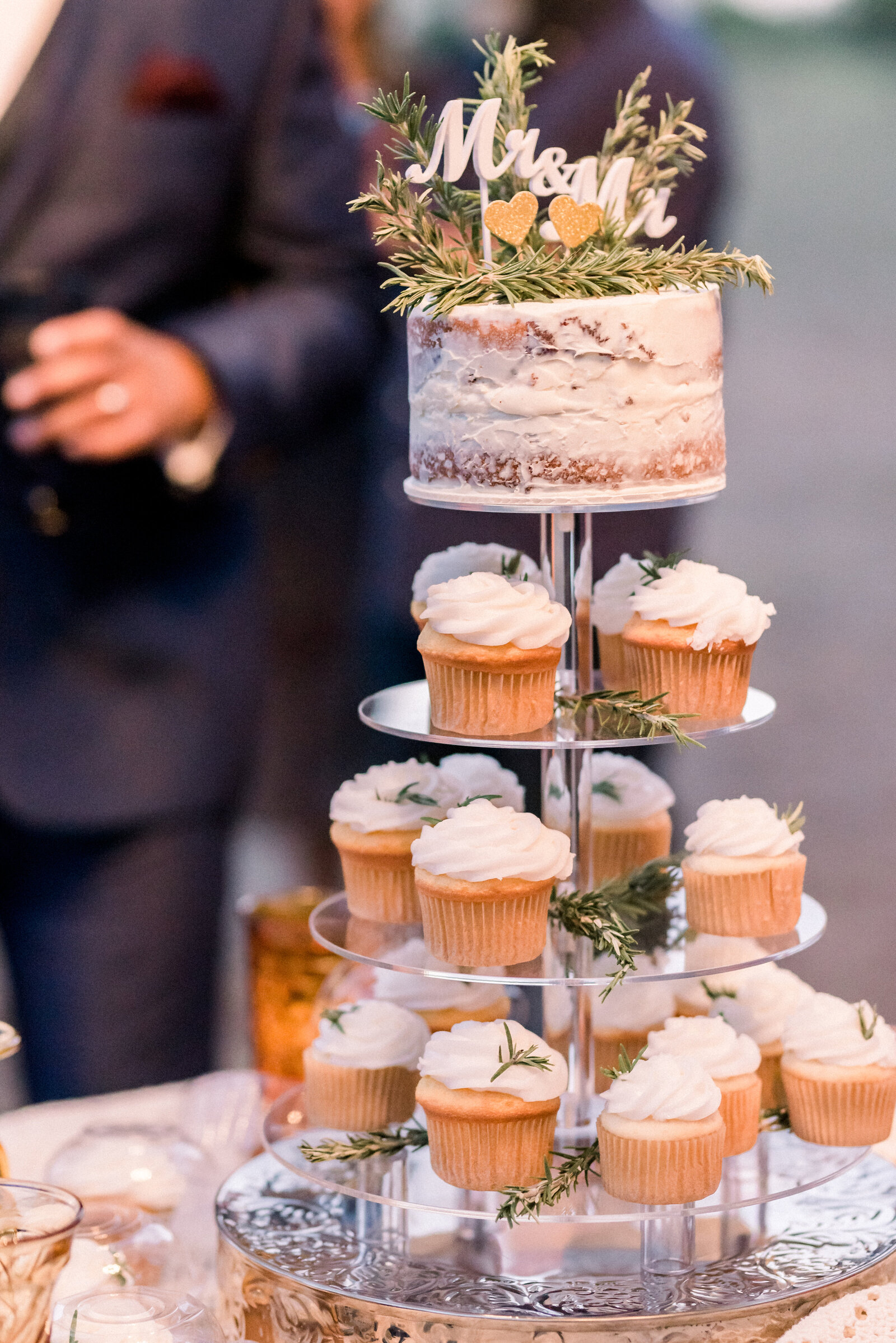 same sex wedding cupcakes cake