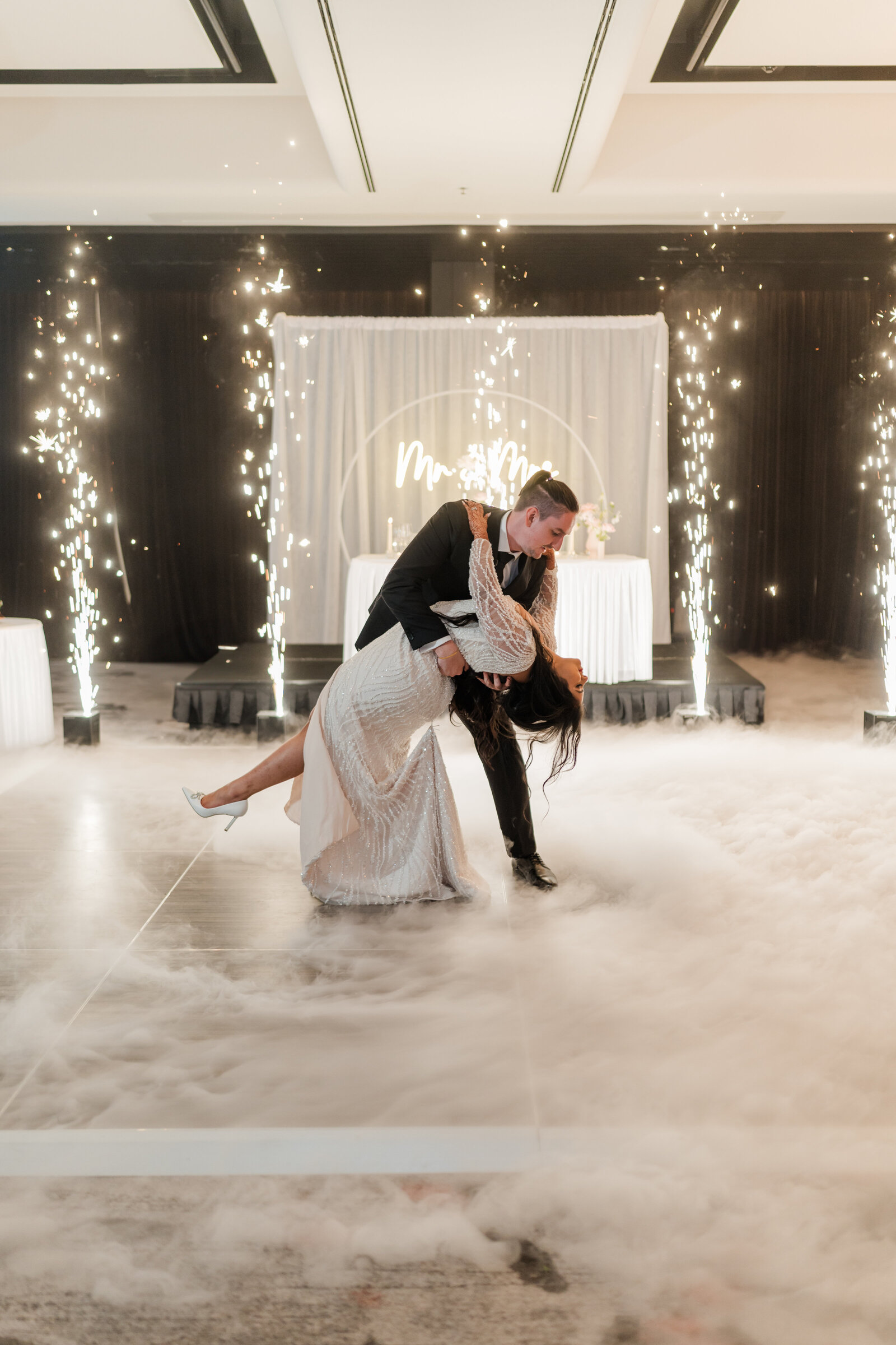 Wedding dance with cold sparklers and dry ice
