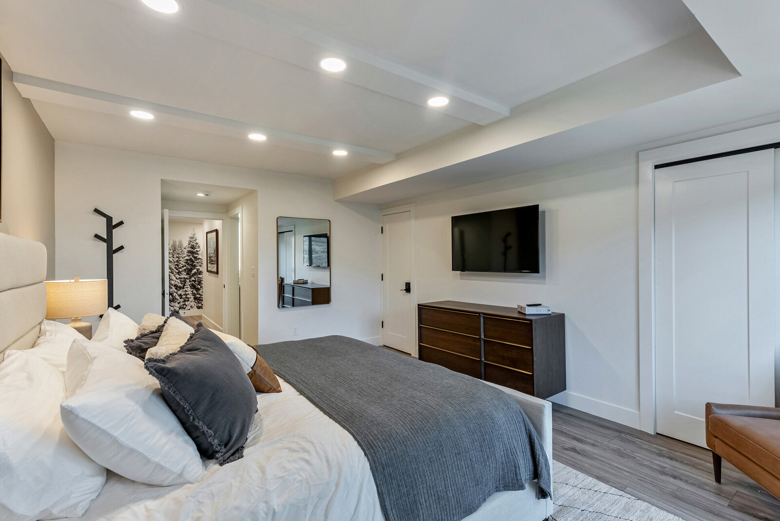 Vacation-Home-Interior-Designer-Chalet-and-Co-bedroom-style