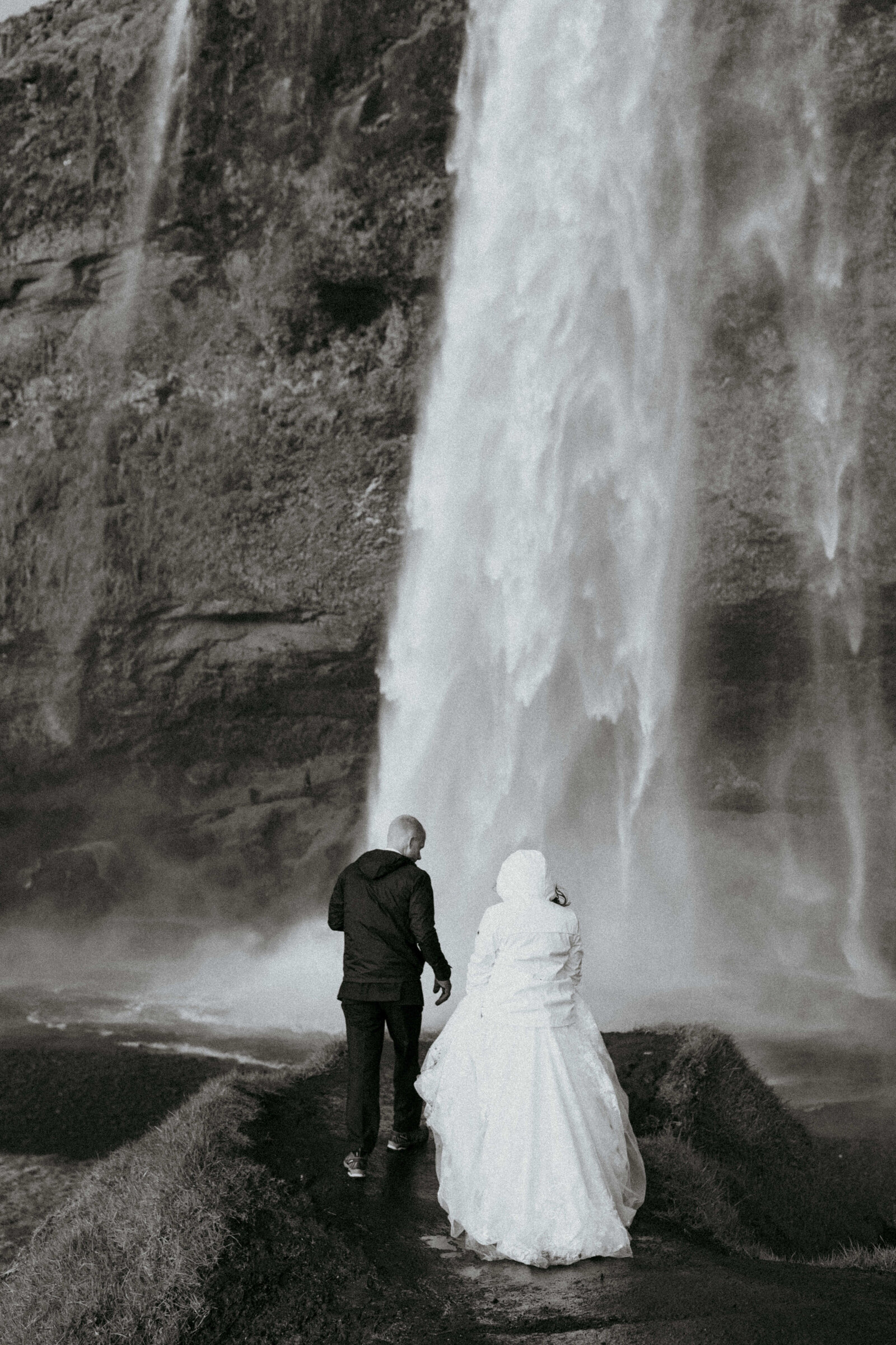 Iceland-hotsprings-photographer-elopement-packages-Southern-iceland-4042