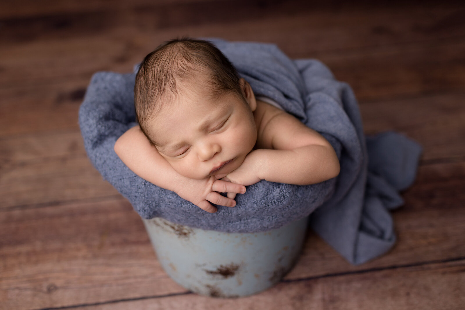 in-home-newborn-photography-session-Frankfort-KY-photographer