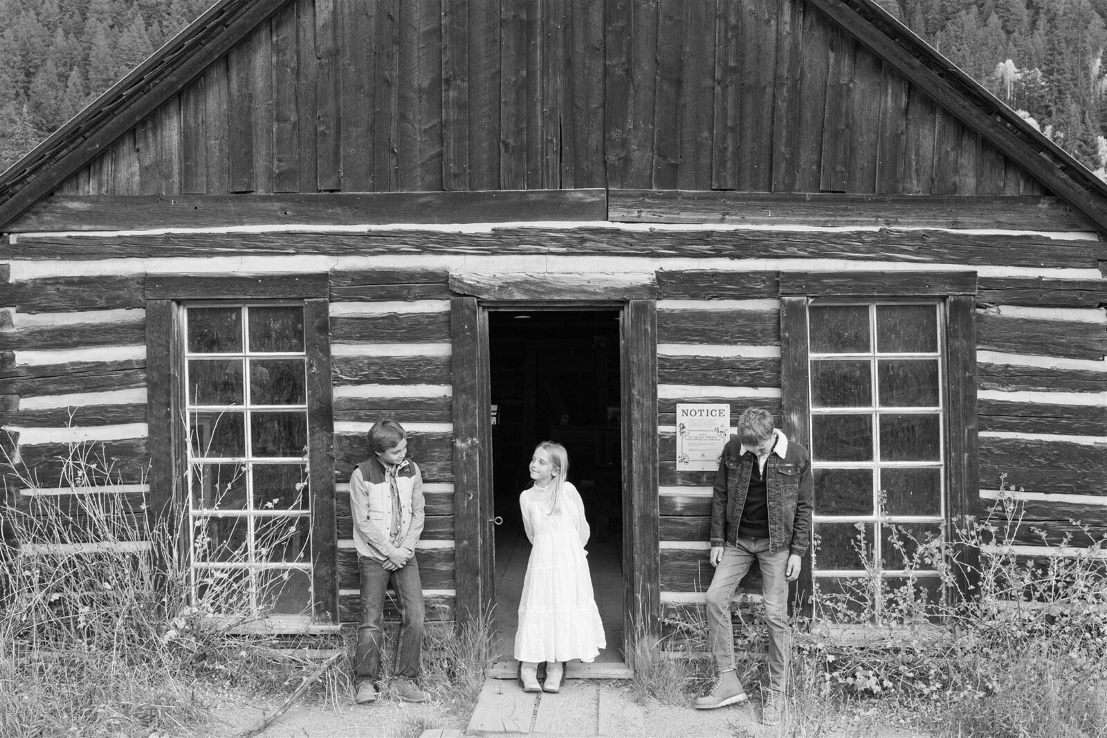 Authentic candid family photography in Aspen — child’s playful moment styled in elevated mountain fashion.