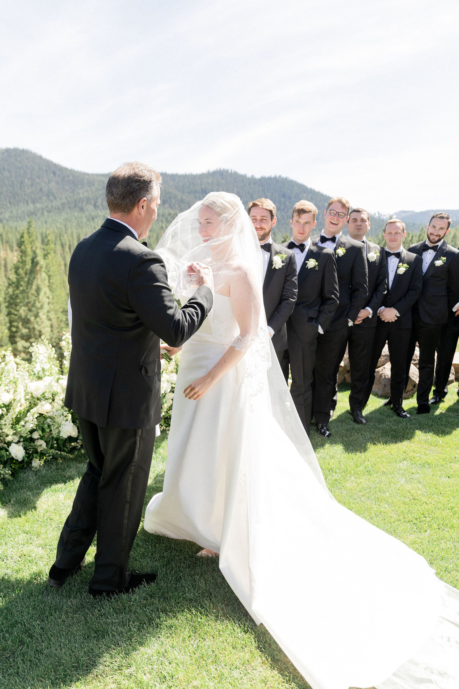 029-larissa-cleveland-lake-tahoe-wedding-martis-camp-024-larissa-cleveland-lake-tahoe-wedding-martis-camp-LC1_0015