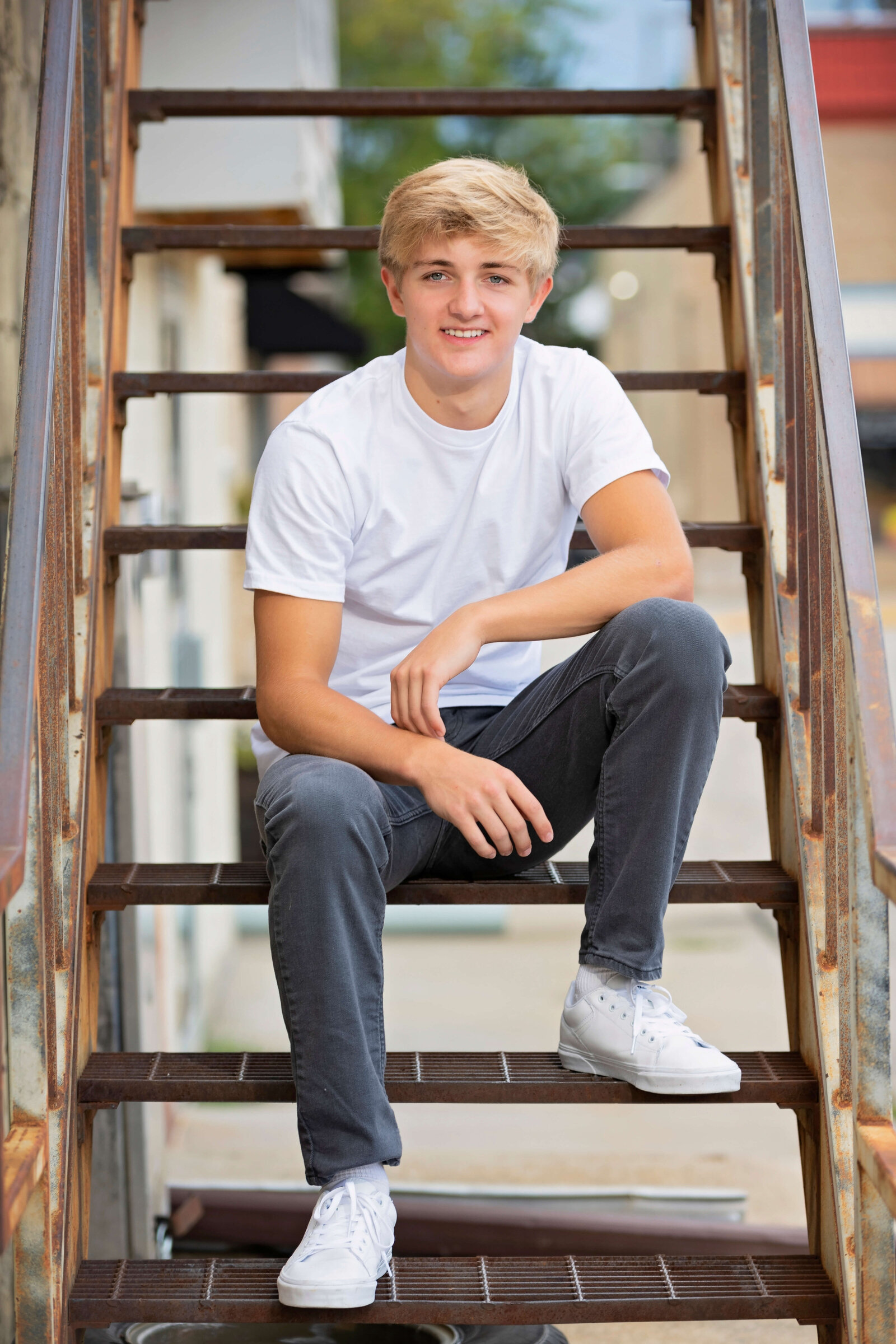 Senior-Pictures-Downtown-Hartford-Wisconsin-52