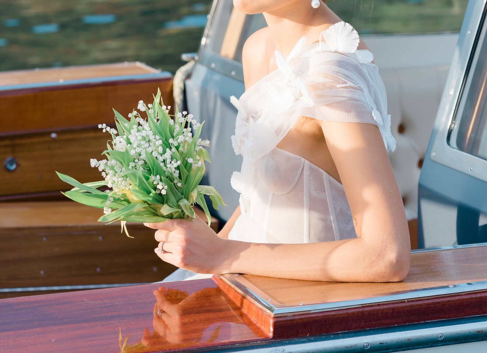 Destination Wedding Photographer Anna Lundgren in Stockholm Wedding in Lake Como boat elopement_103