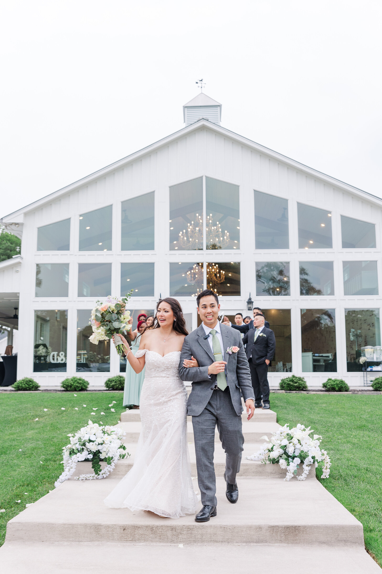 Bride and groom outdoor photoshoot