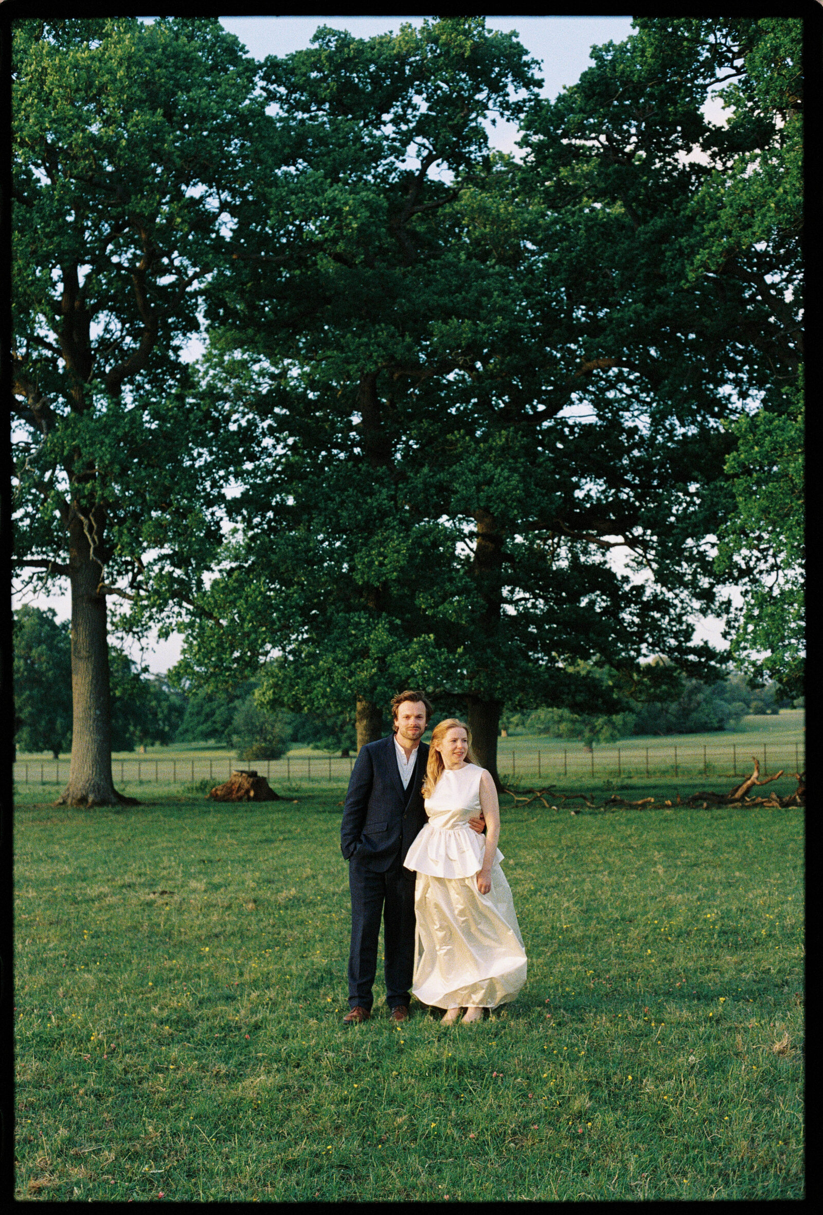 35mm golden hour couple portrait in the Cotswolds