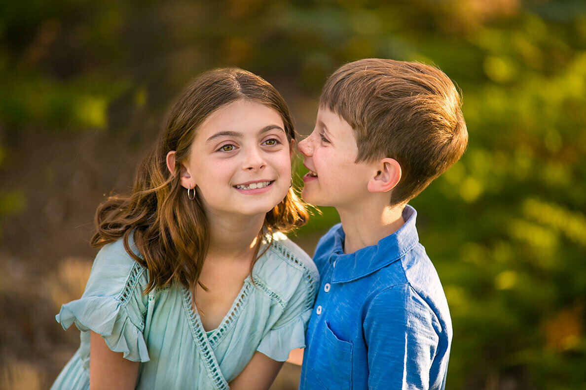 children-sibling-play-cute-colorado-thornton-photographer