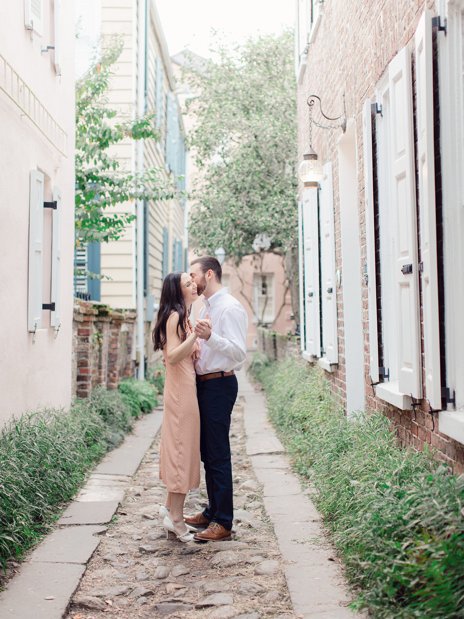 327-torianna-brooke-portraiture-downtown-charleston-engagement-session-caitlyn-jon