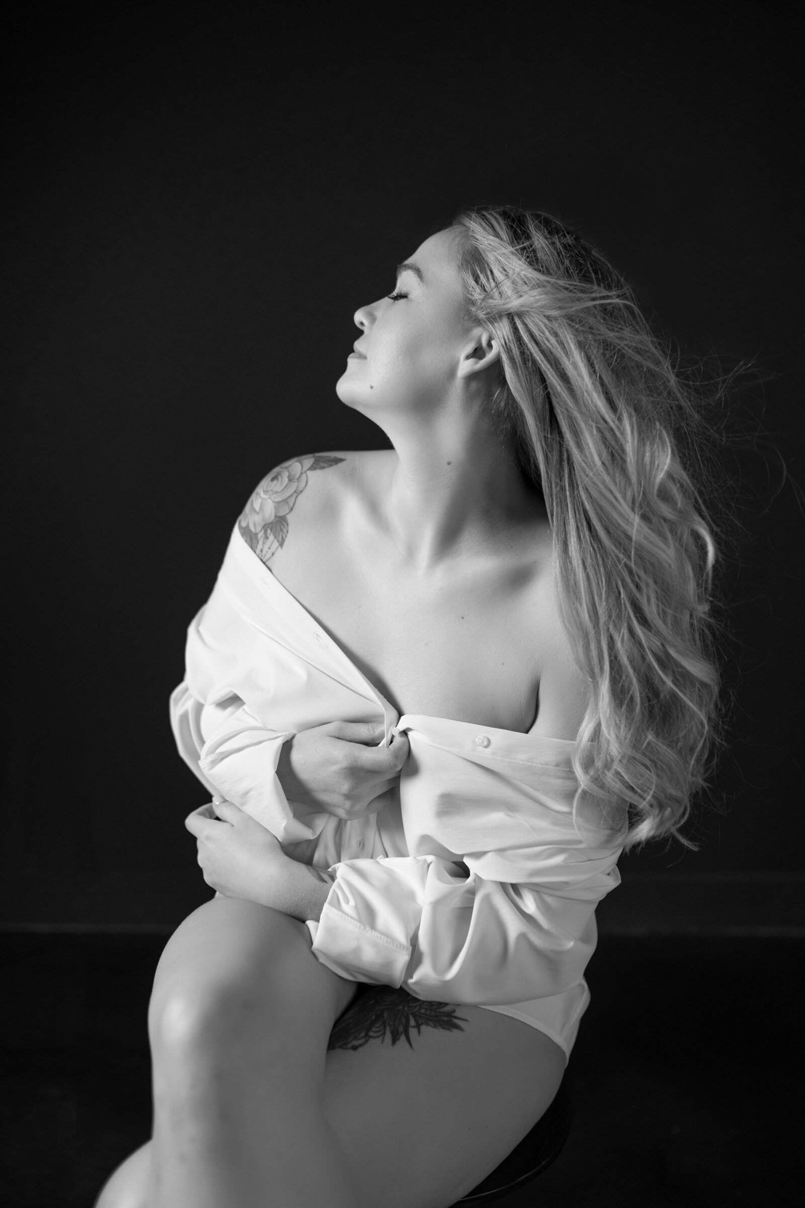 confident-woman-boudoir-photography-tampa