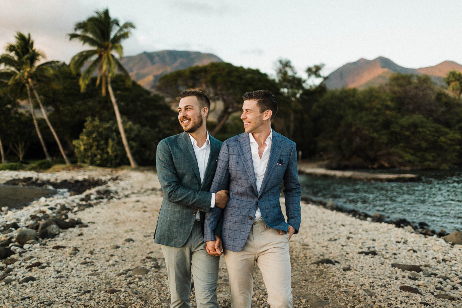 grooms-gay-wedding-olowalu-maui-120