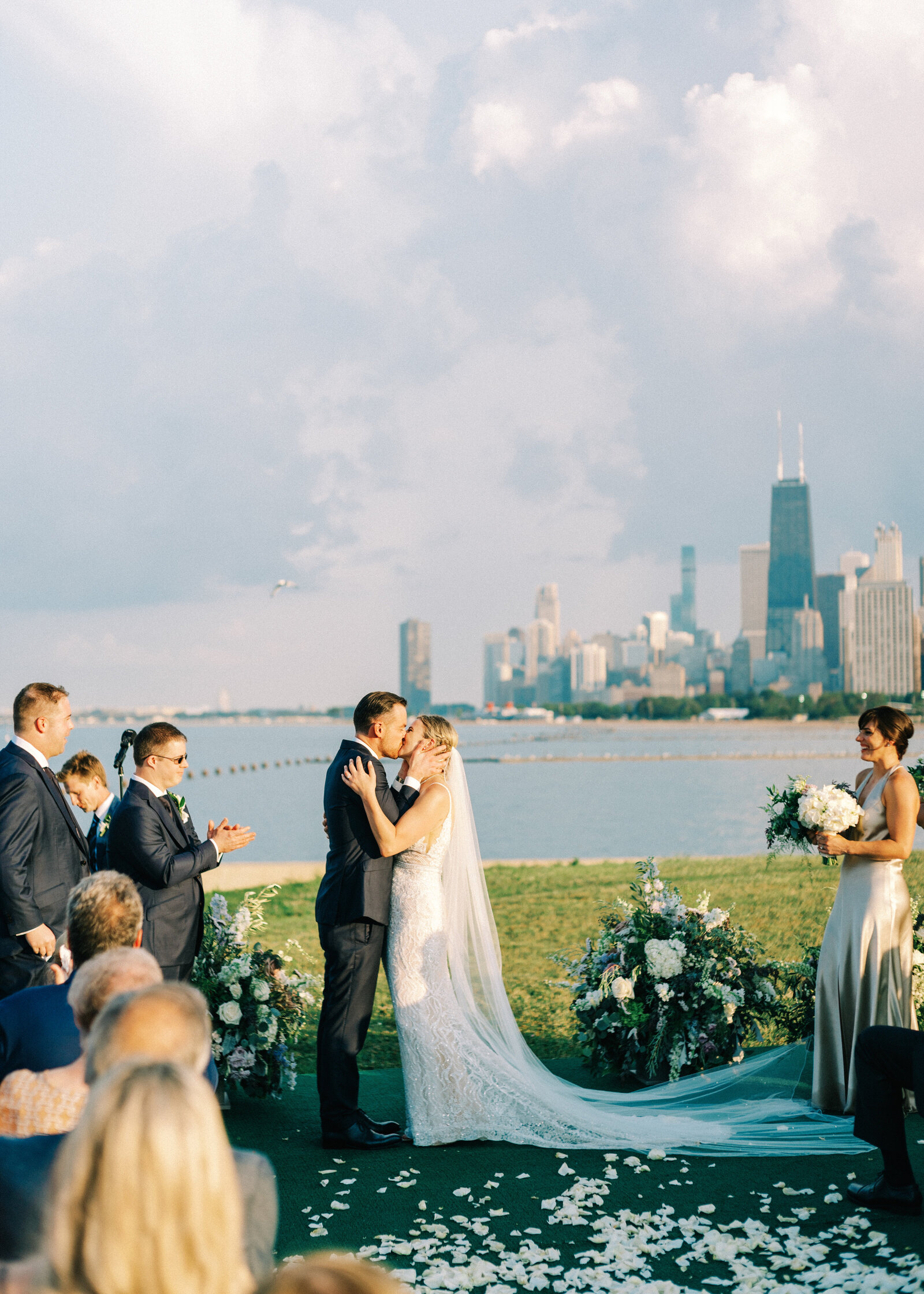 044-sean-cook-wedding-photography-chicago-skyline-ceremony