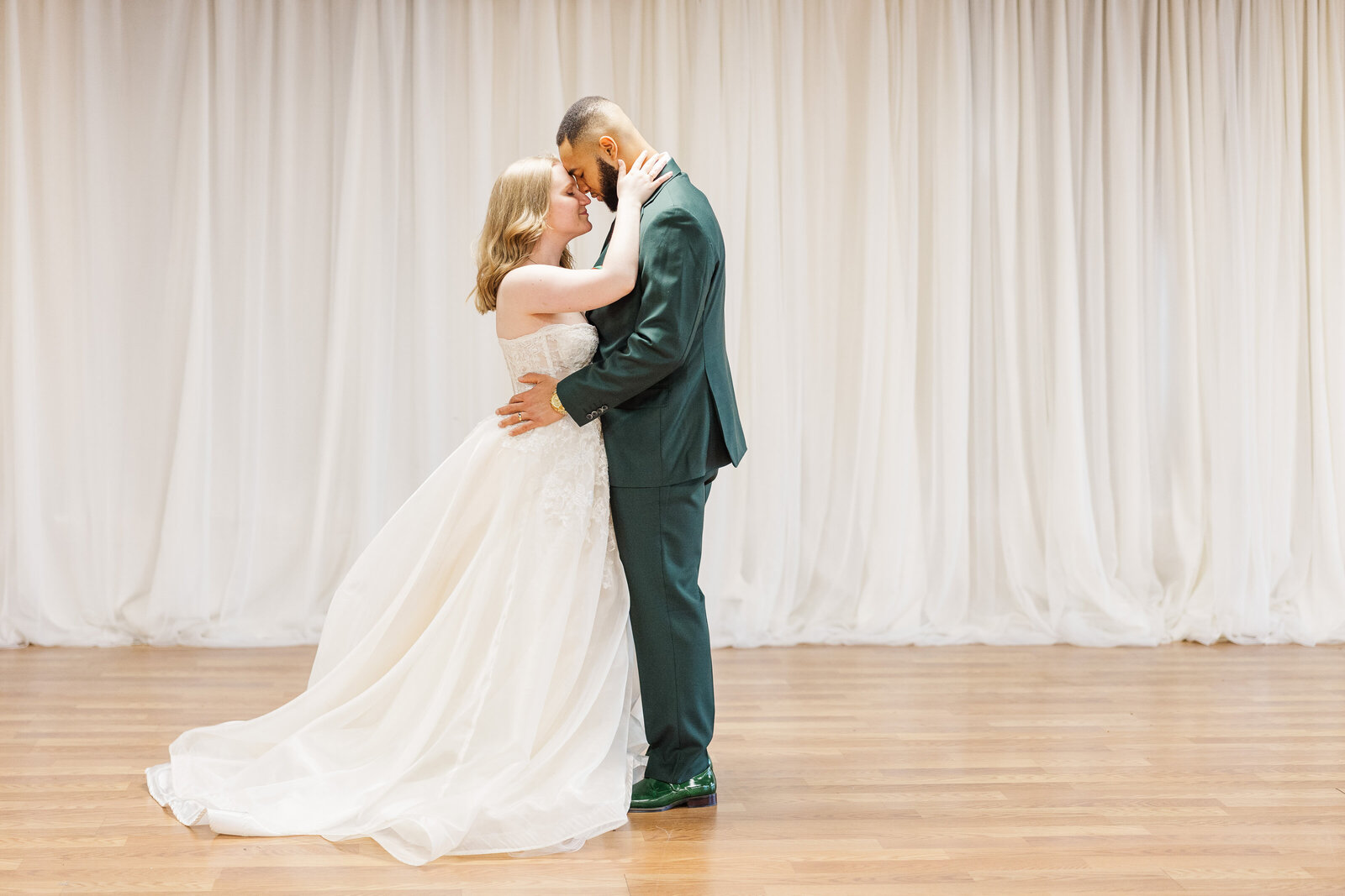 Bride-and-groom-indoor-portrait-photographer'