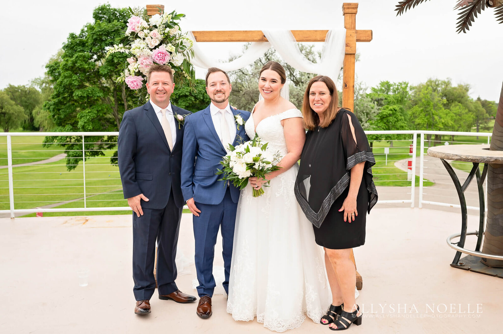 Wedding-at-River-Club-of-Mequon-465