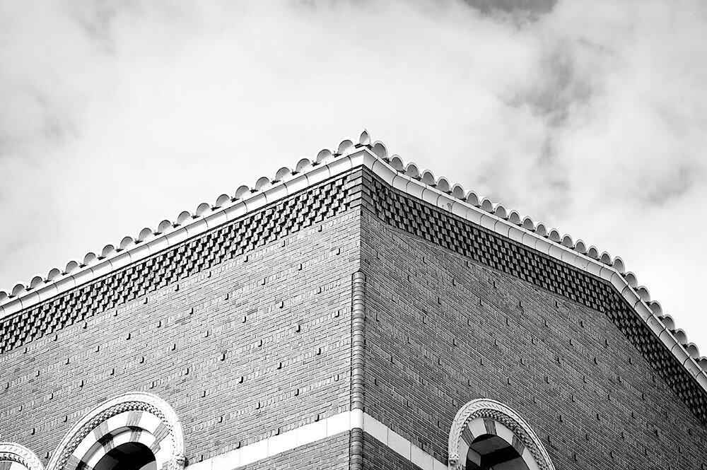 sharp-oldaugh102bw