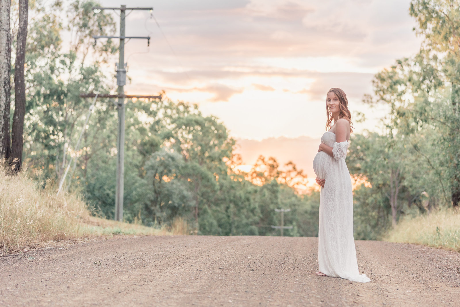 maternity-rural-dirt-road-ipswich-lead-images-mother-lace-gown (1 of 1)