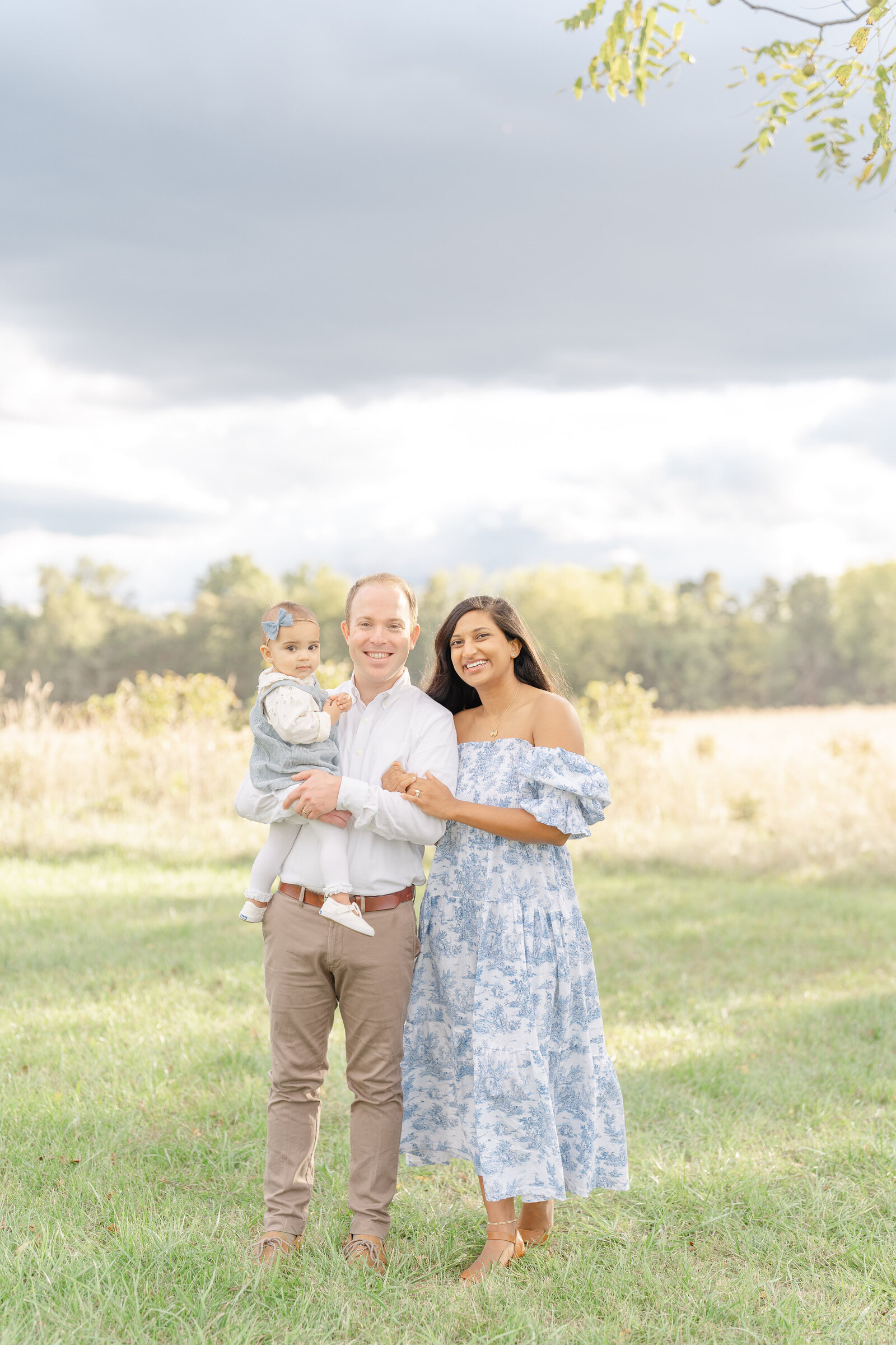 family posing during Sterling, Virginia picture