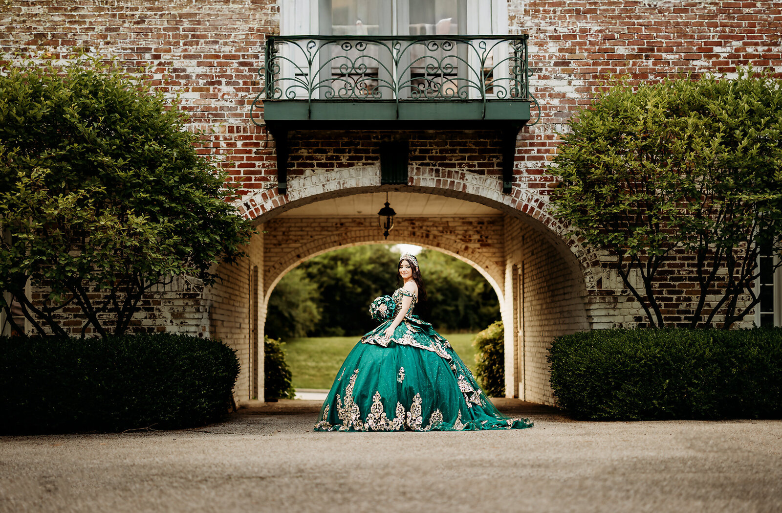 9075-Alessandra-Legacy-Photography-Indy-Quinceanera-8x10