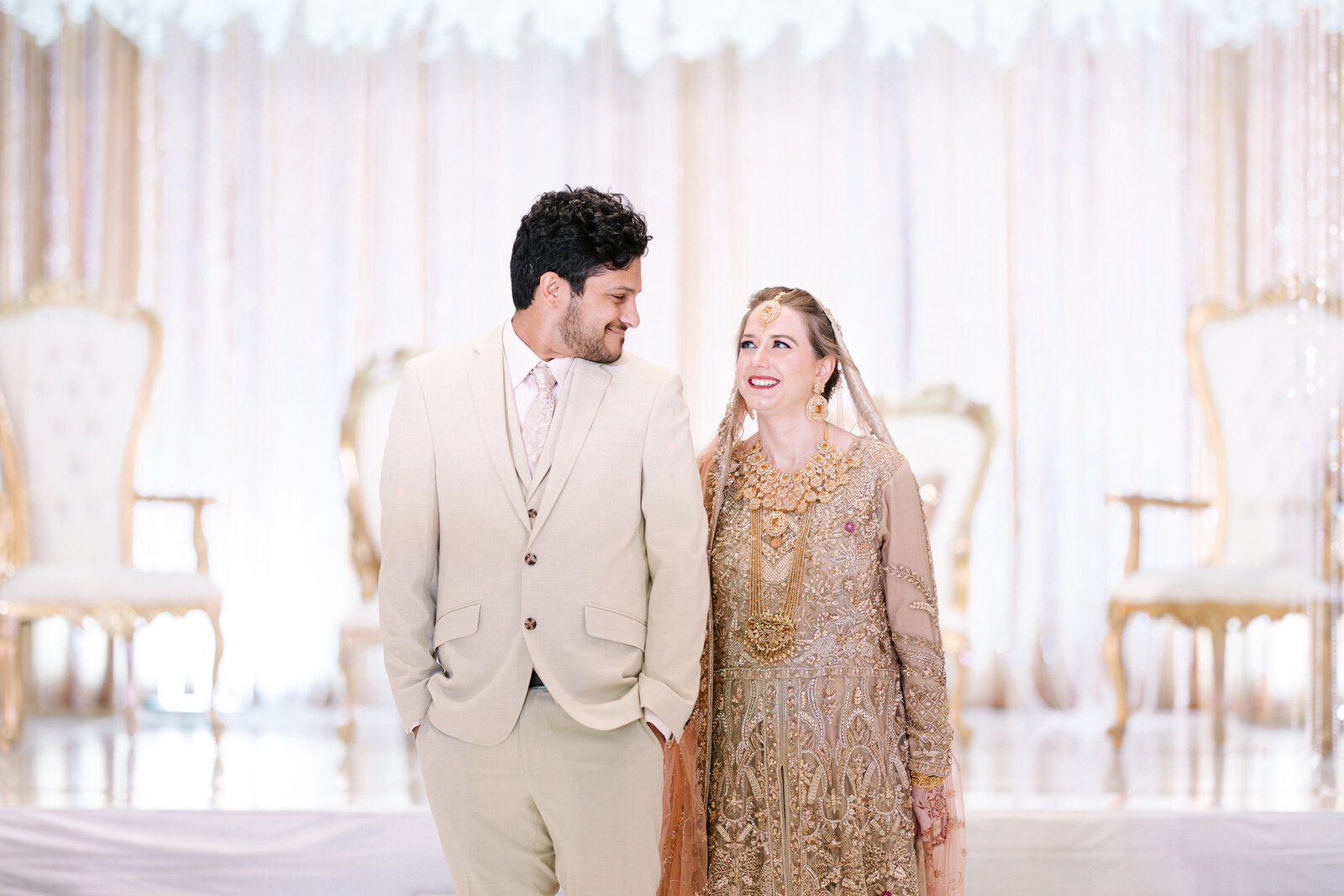 Crystal-banquet-indoor-couple-photography