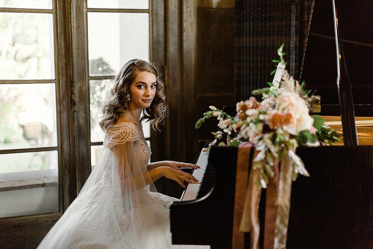 Odette-Swan-Angel-Wedding-Dress-JoanneFlemingDesign-JustinaBilodeauPhoto (74)_WEB