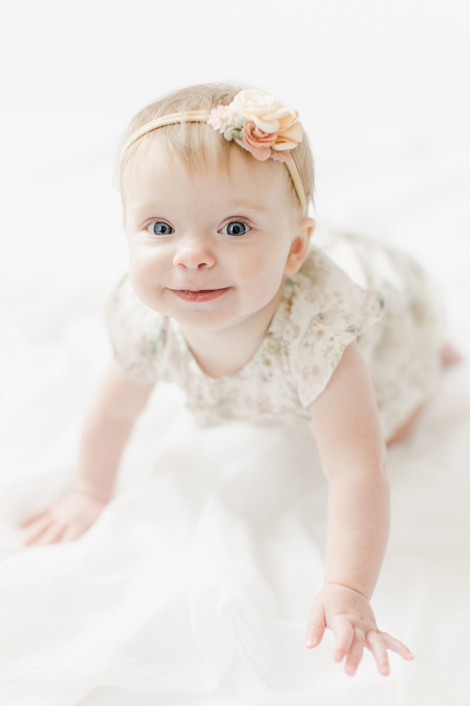 six-month-milestone-studio-photos-12